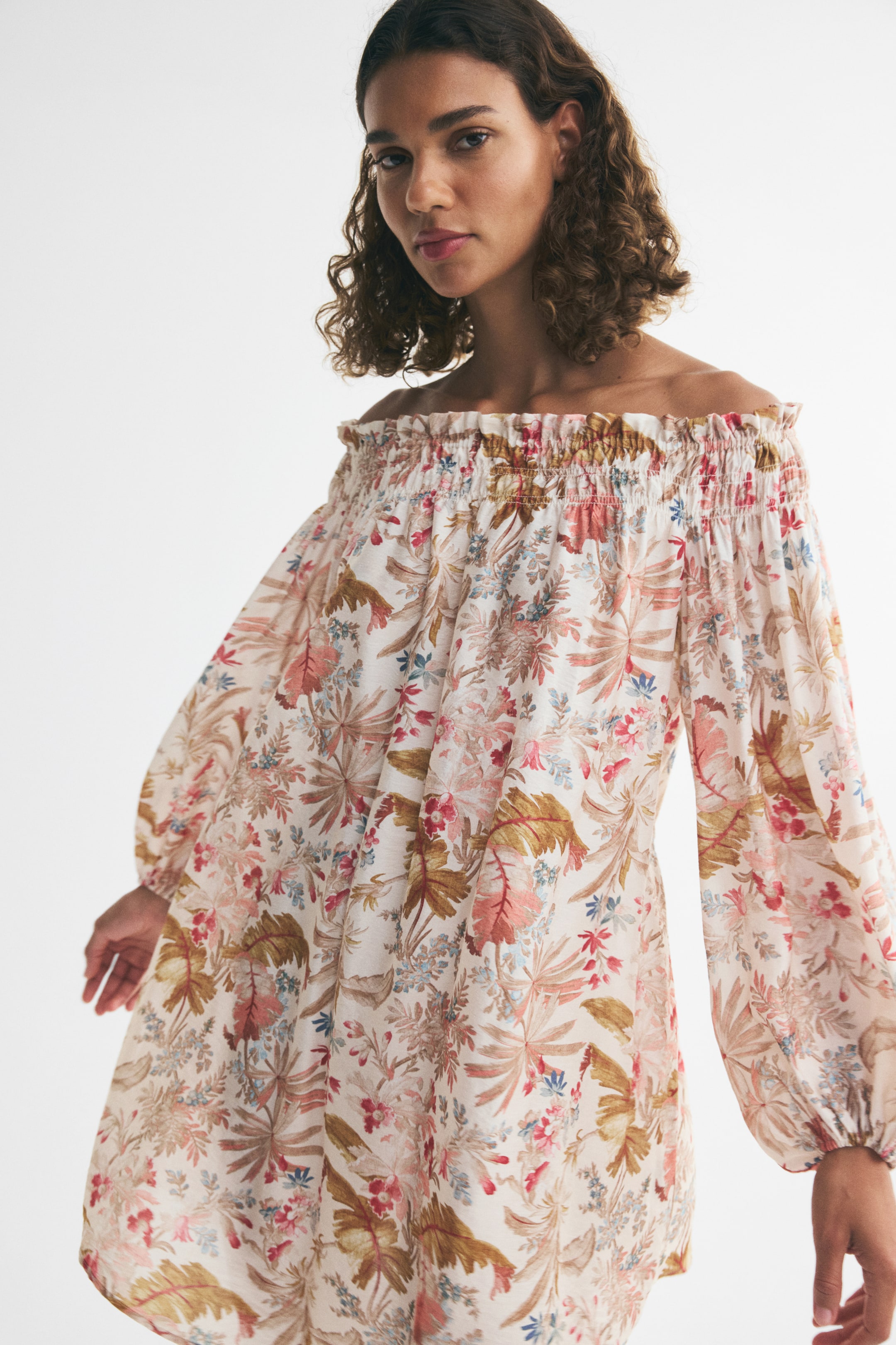 Женские платья H&M Oversized Off-the-Shoulder Dress — фото 5
