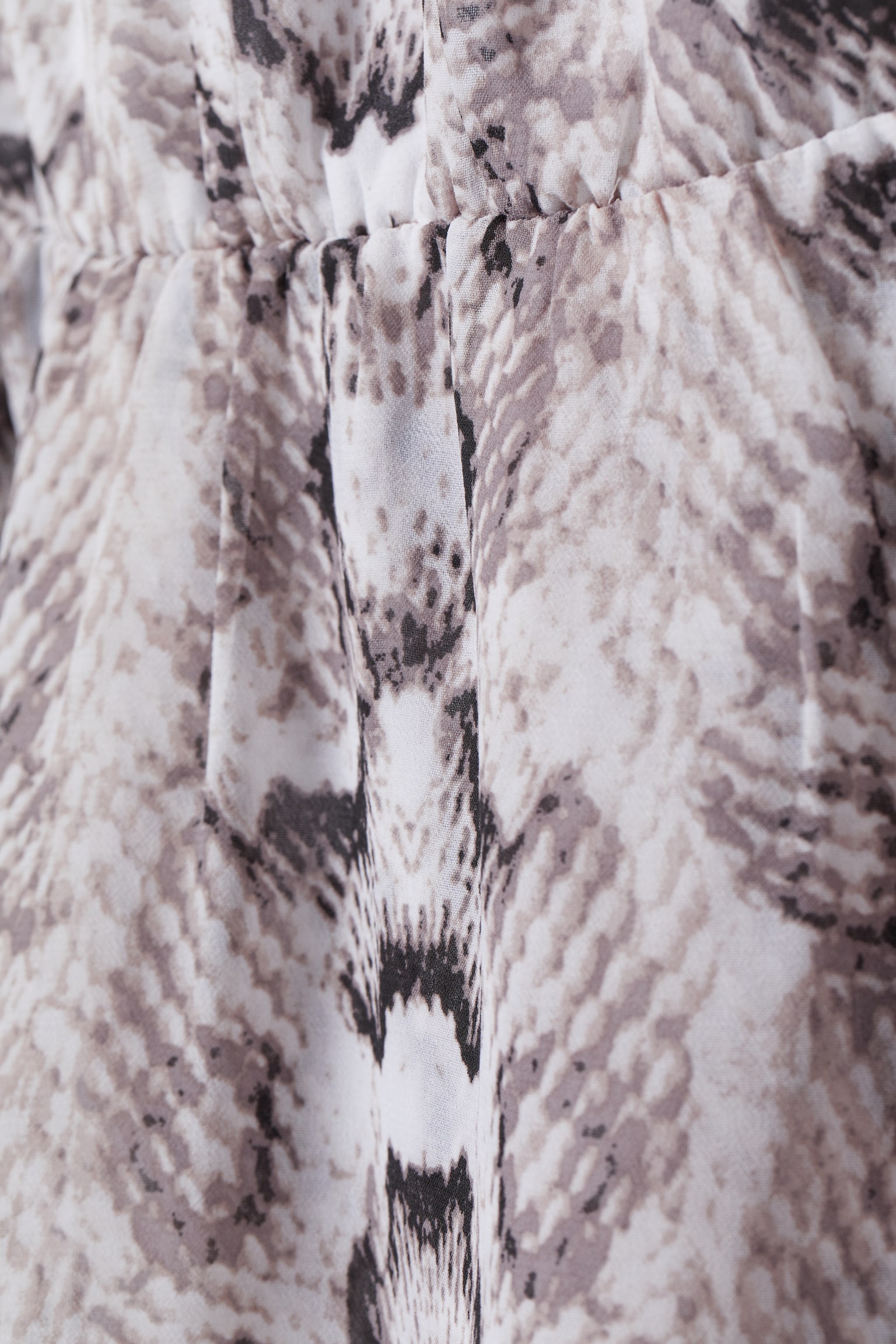 Frill-trimmed wrap dress - Light beige/Snakeskin pattern - 2