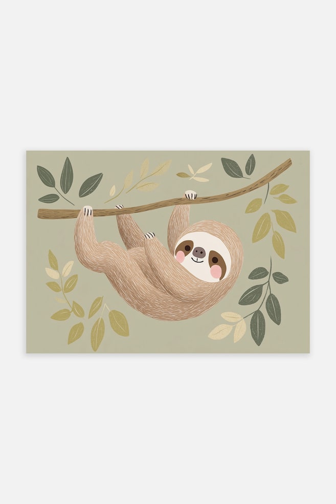 Une impression artistique présente une illustration stylisée dâun paresseux brun souriant, suspendu à une branche sur un fond vert sauge clair. Diverses feuilles aux nuances de vert et de beige entourent le paresseux et la branche. - 1