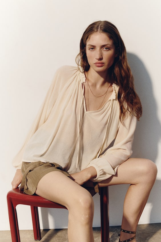 Balloon-sleeved viscose-blend blouse