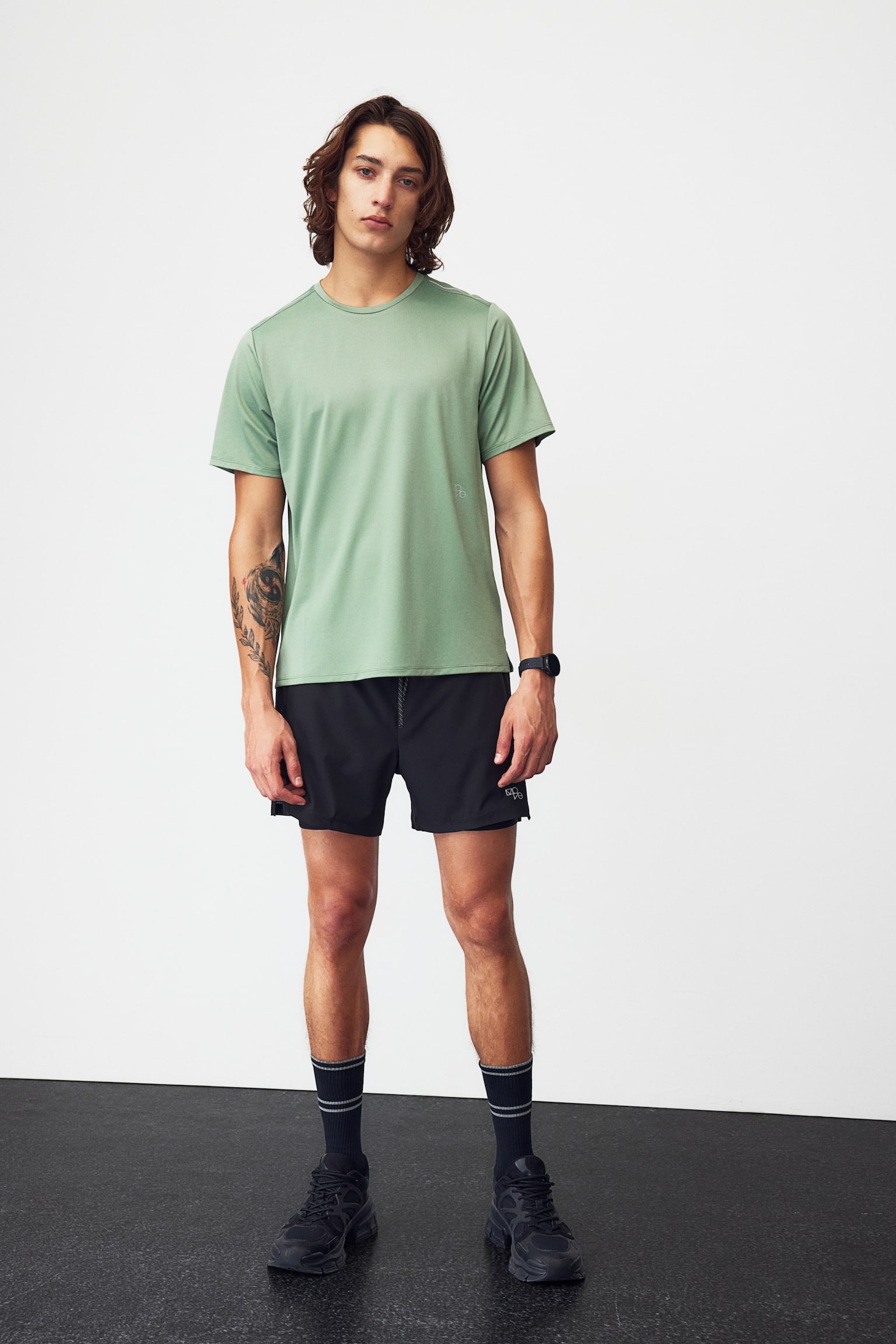 Regular Fit Running Tee In DryMove™ - Green/White/Grey/Tie dye/Dark grey - 4