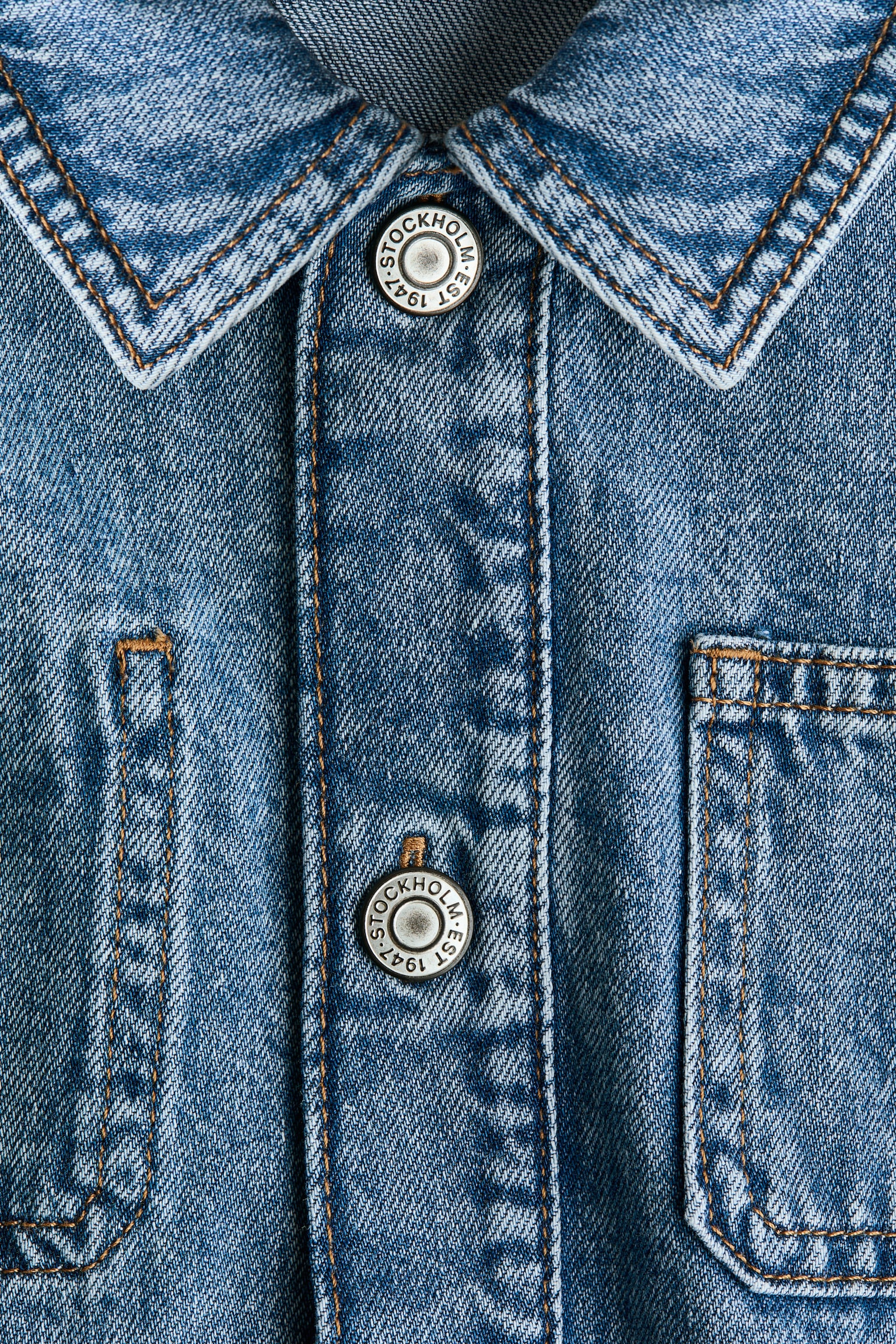 Детская рубашка H&M Cotton Denim Overshirt, цвет: Джинсовый синий — фото 6