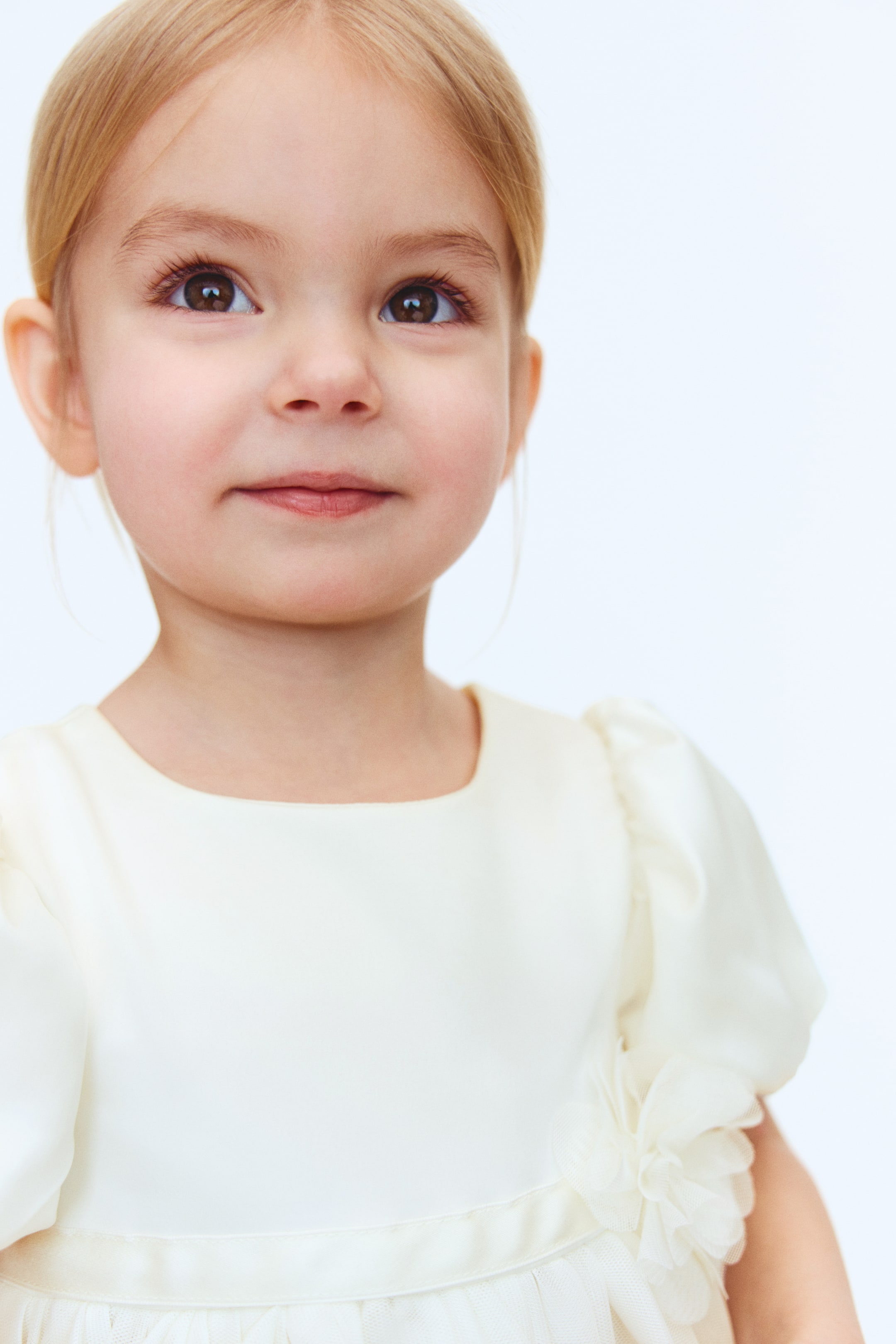 Robe en satin avec jupe tulle