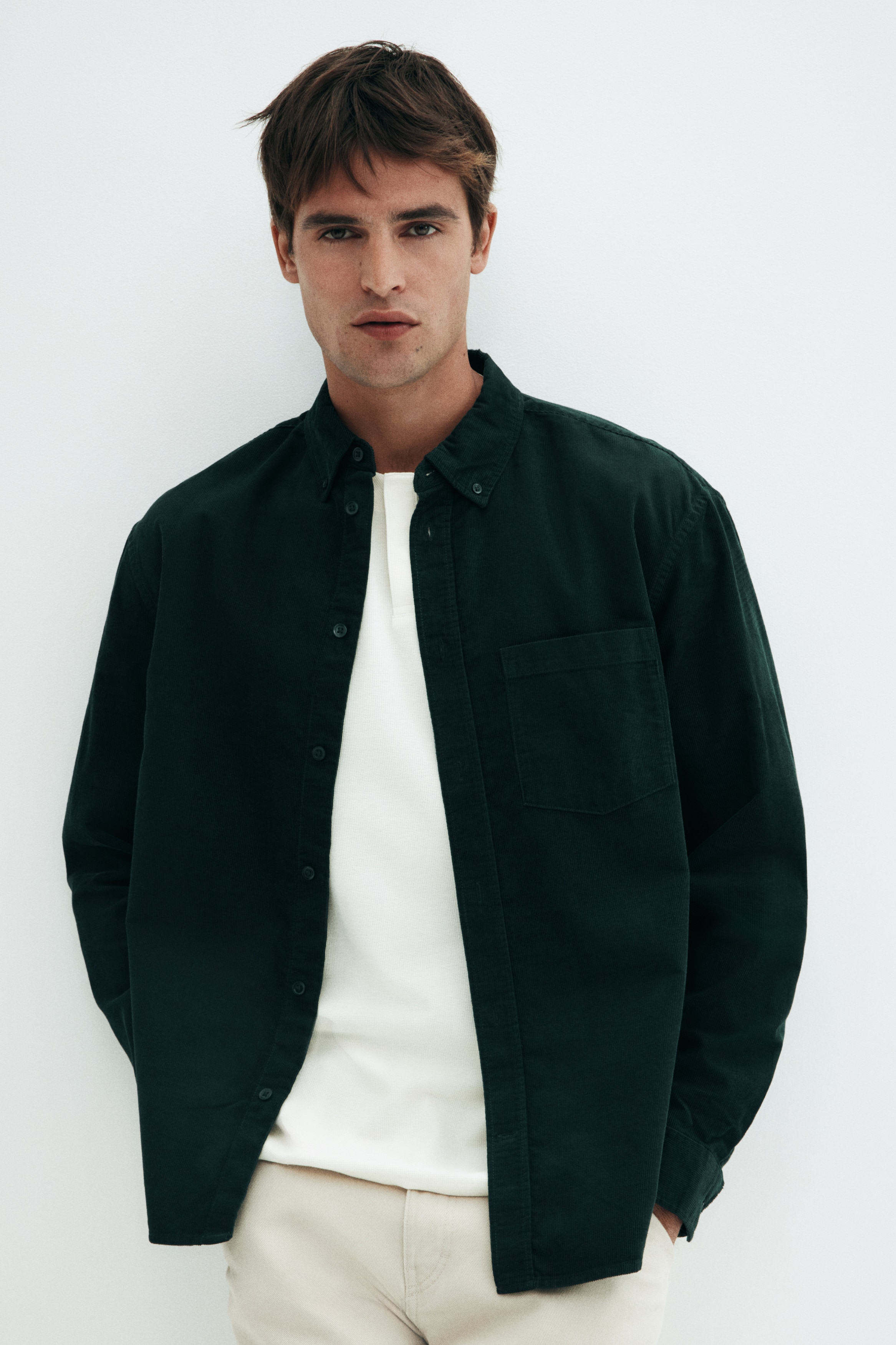 STONE  コーデュロイシャツ オリーブグリーン レギュラーフィット コーデュロイシャツ - ダークフォレスト