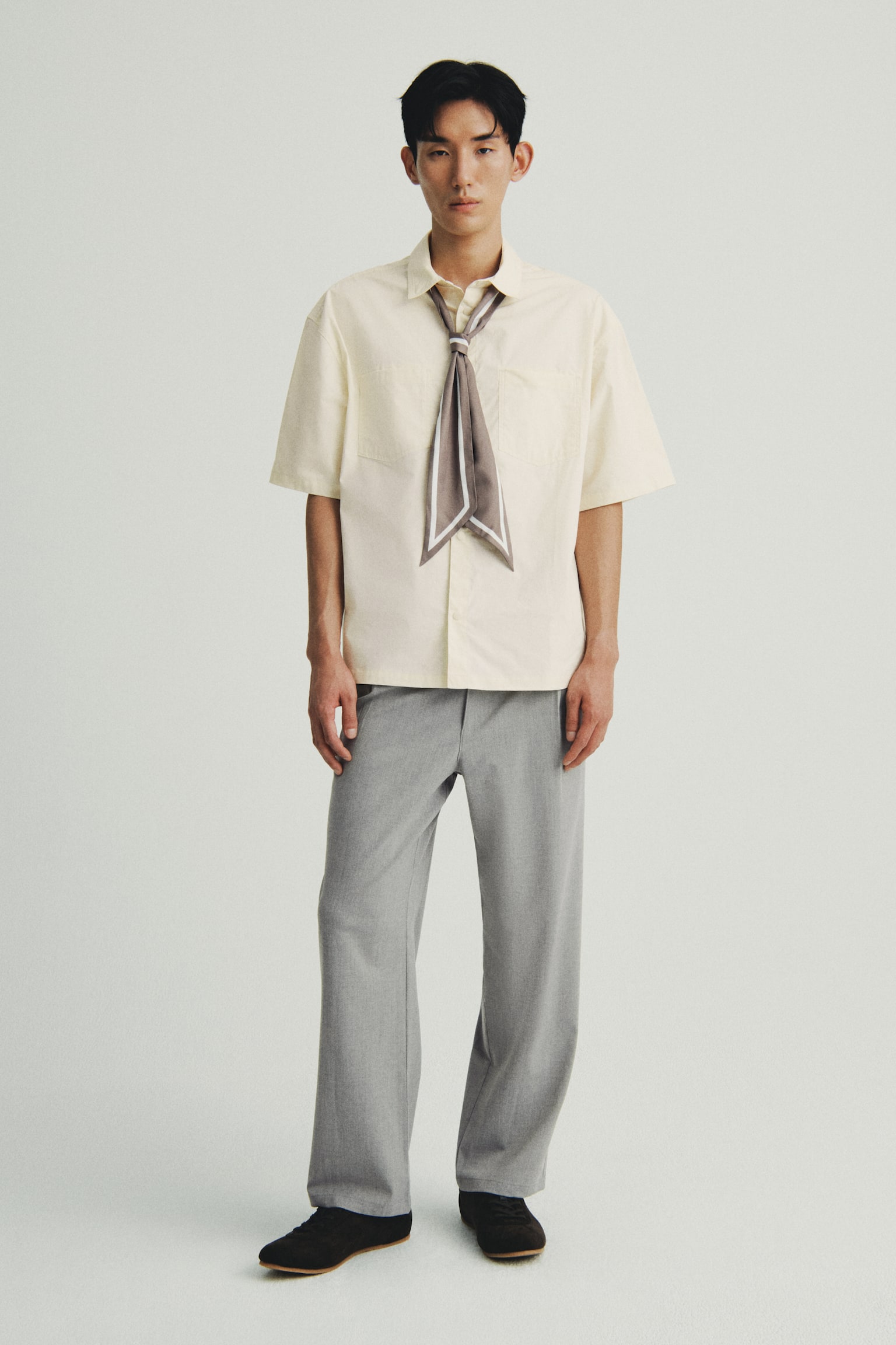 Loose Fit Short-sleeved cotton shirt - Màu kem/Màu xanh lá khói/Màu đen - 4