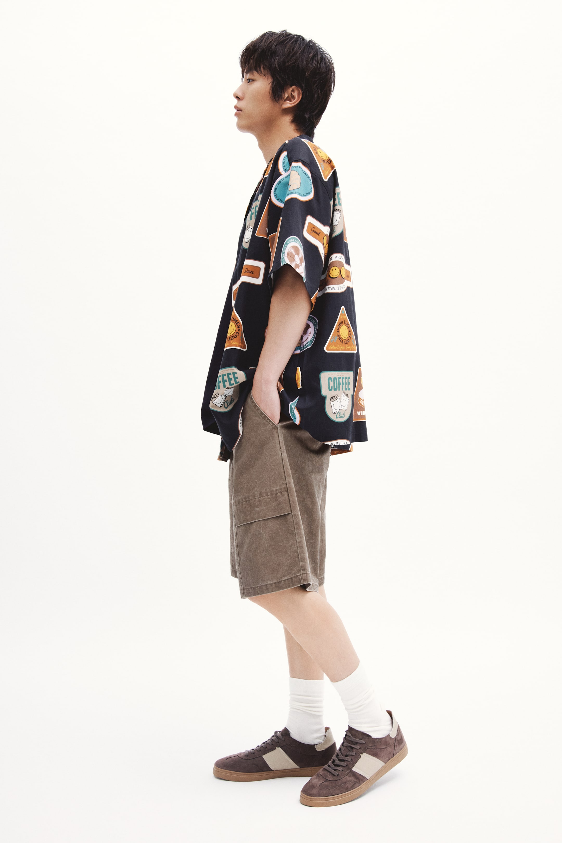 Xem ảnh lớn hơn: Quần short tiện ích cotton có thắt lưng Loose Fit - Màu nâu - Men | H&M VN 1