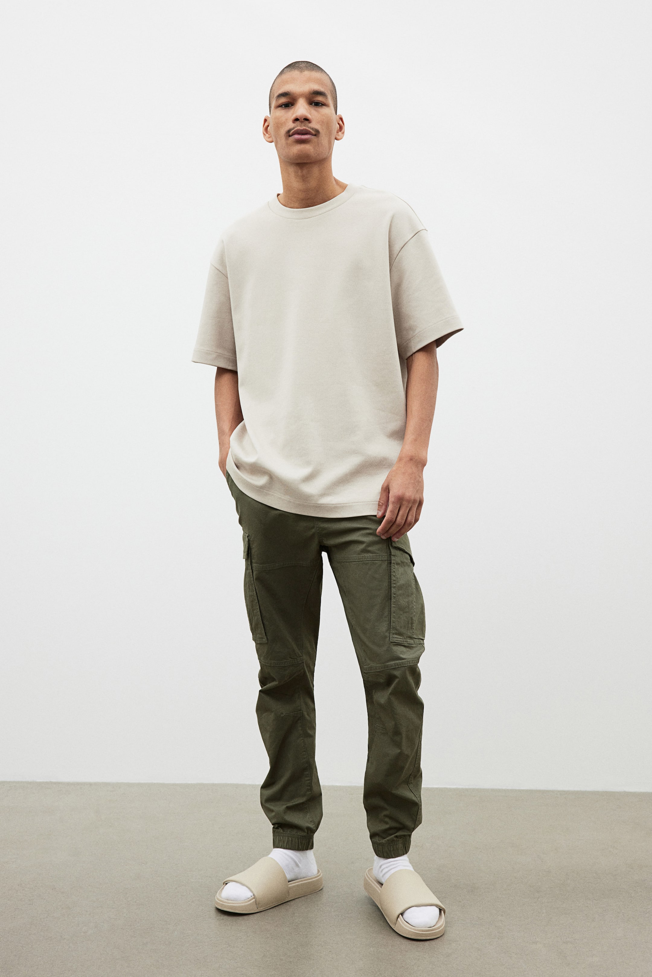 Slim Fit Cargo Joggers - Regular waist - Long - Khaki green - Men | H&M US