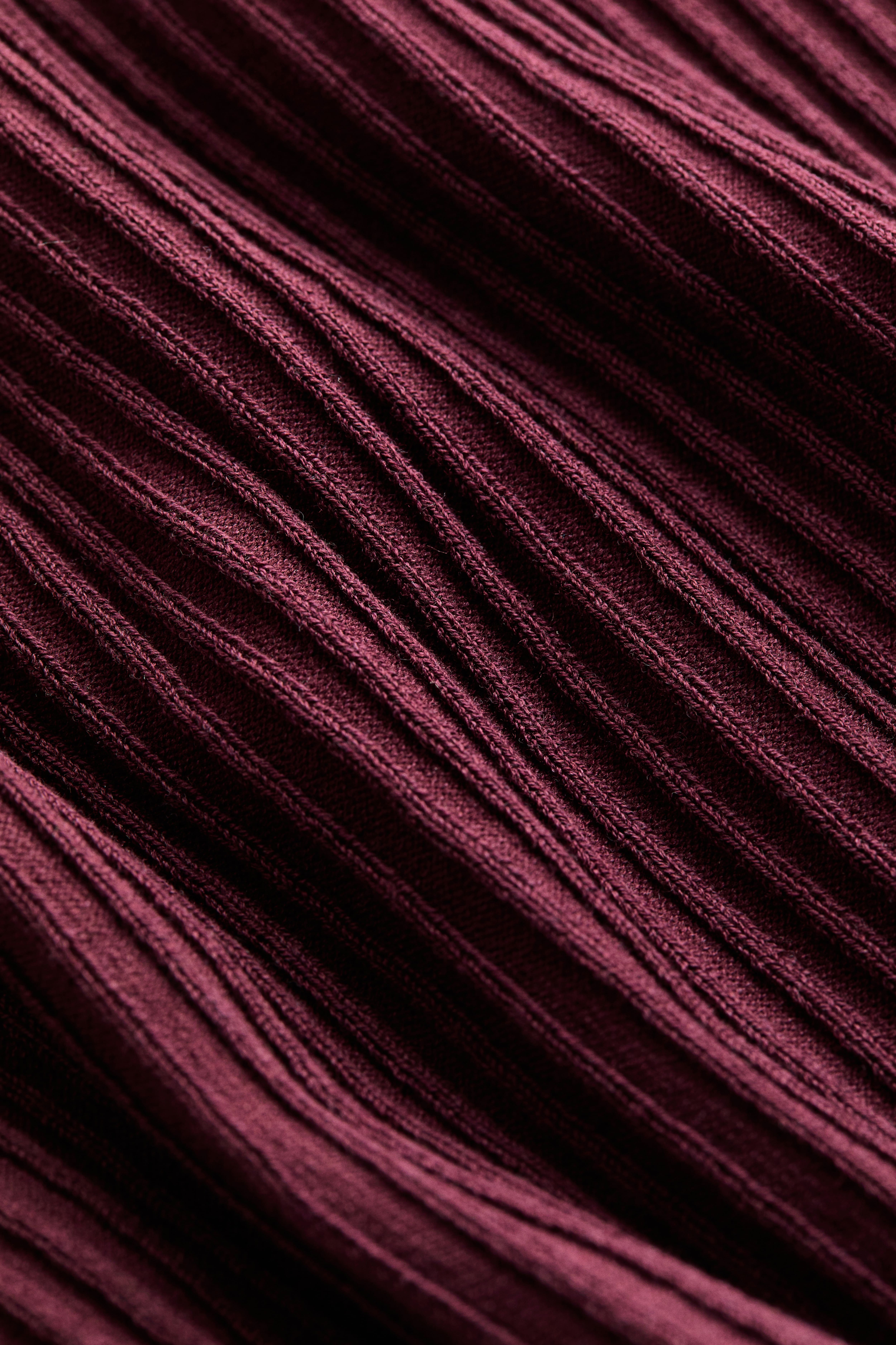 Robe en tricot côtelé avec col cheminée