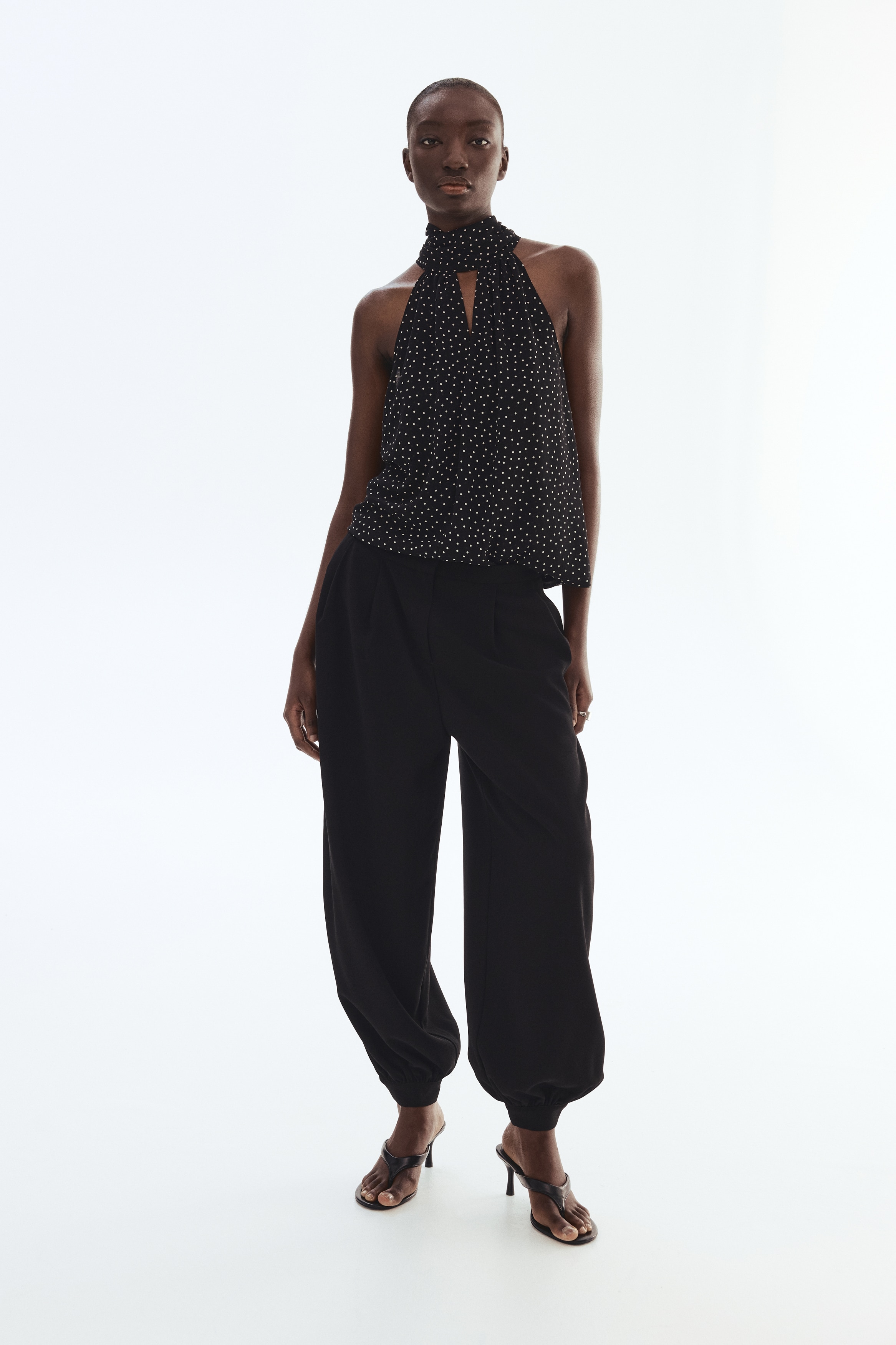 Scarf-collar top