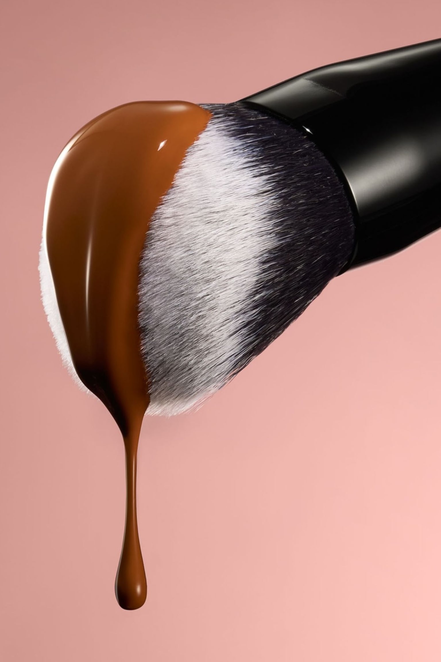 Smooth Swipe Foundation Brush - Black - 2