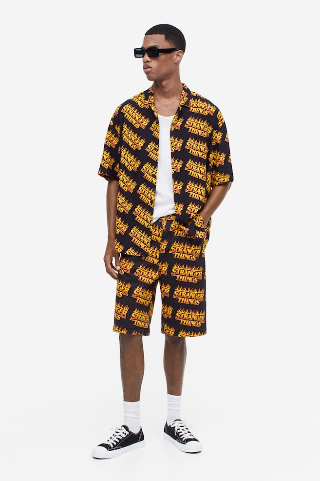 Loose Fit Printed twill shorts - Black/Stranger Things - 1