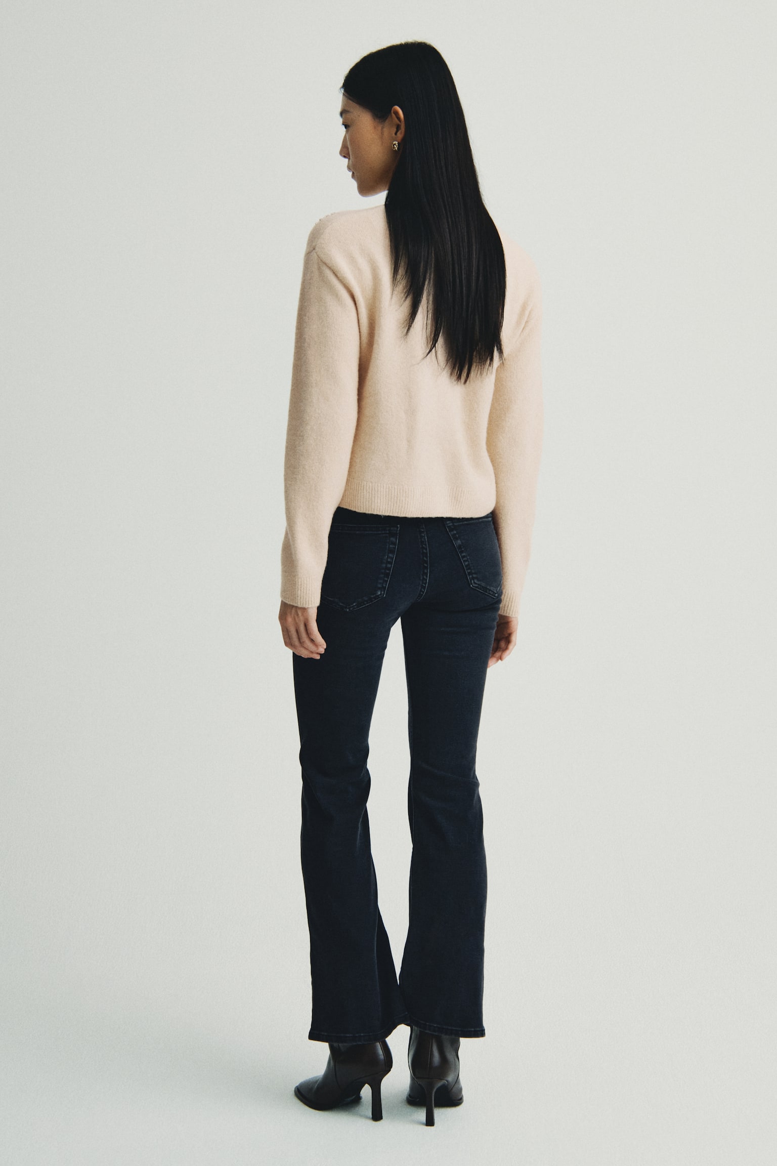 엠브로이더리 가디건 - 라이트 베이지/다크 그레이 - 5