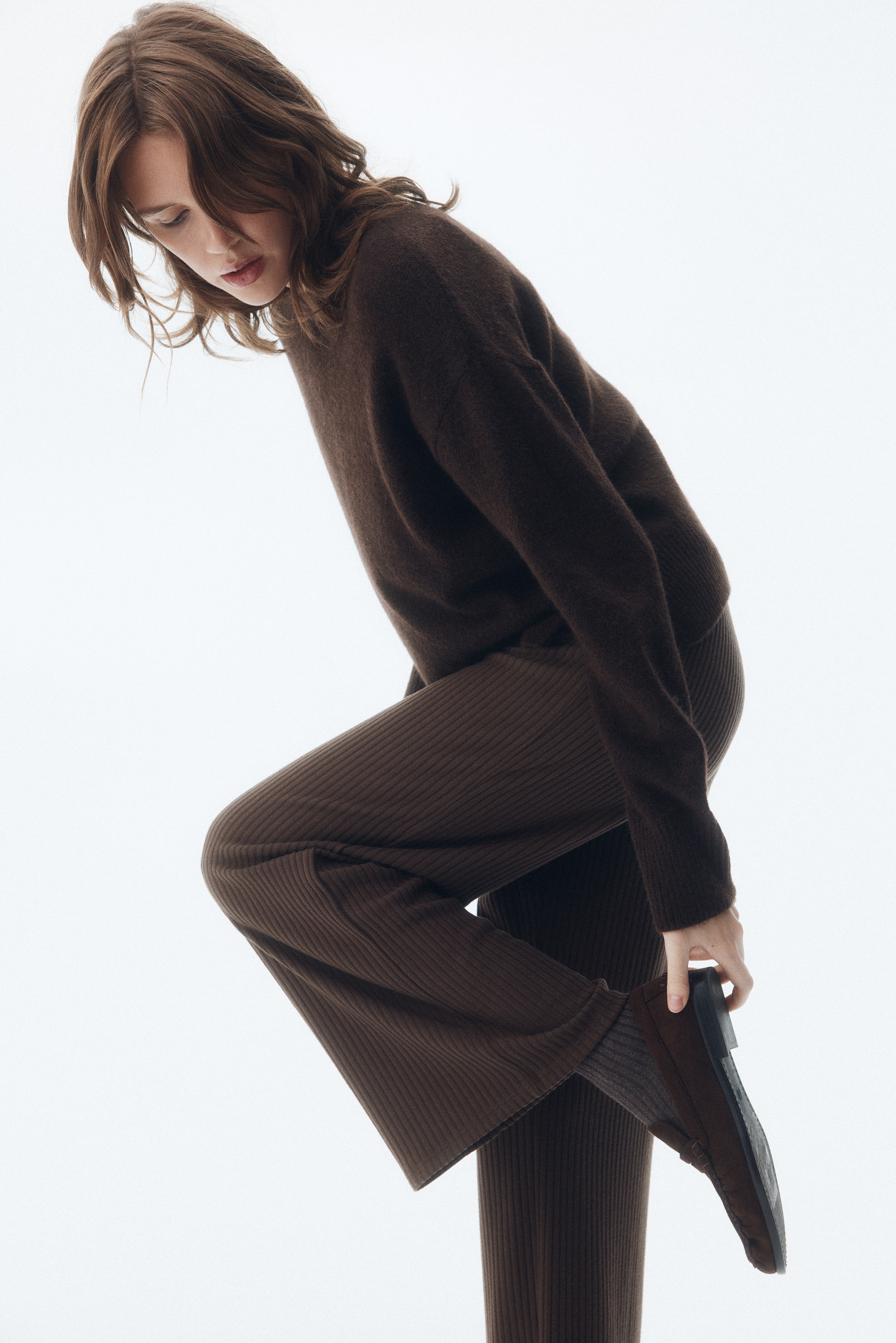 Wide rib-knit trousers