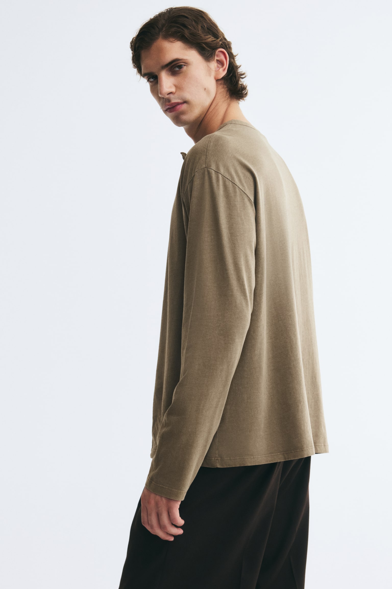 Мужская рубашка H&M Relaxed-Fit Henley, цвет: Серо-коричневый — фото 6
