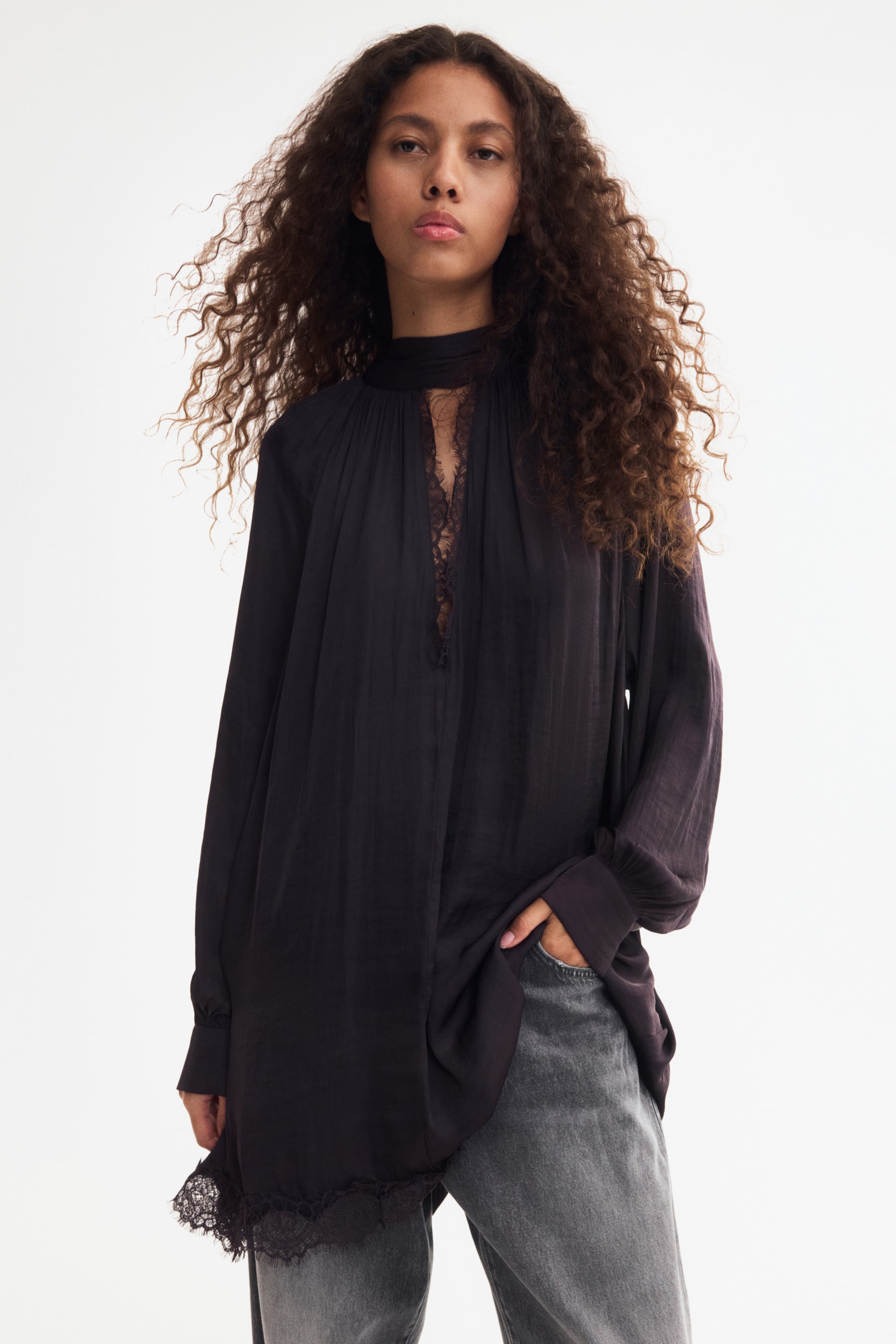 Lace-Trimmed Balloon-Sleeved Dress