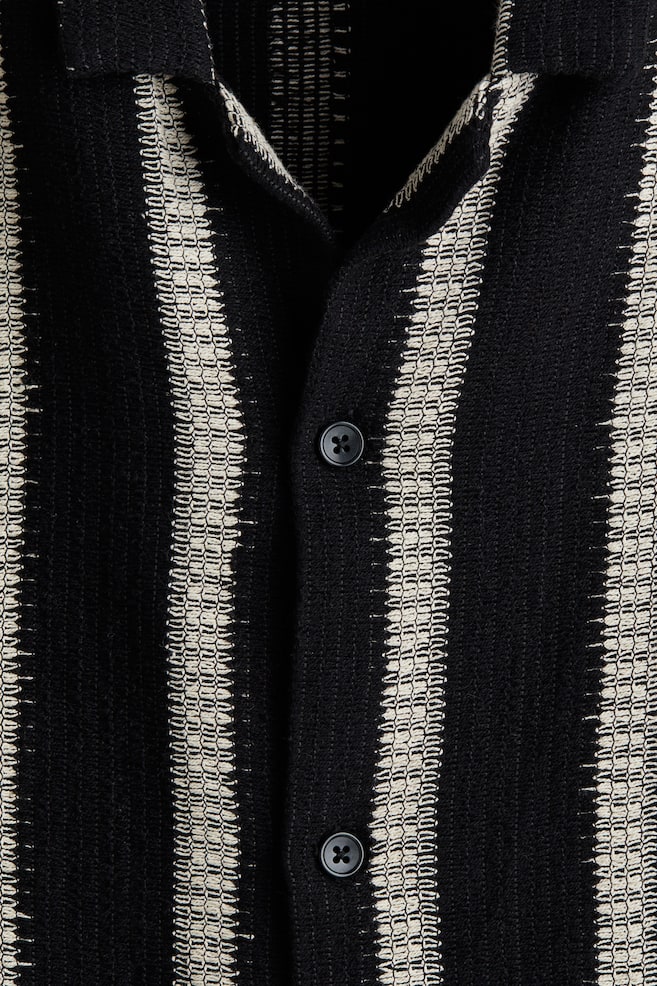 Camisa resort Regular Fit apariencia crochet - Negro/Franjas/Morado oscuro/Rayado - 4