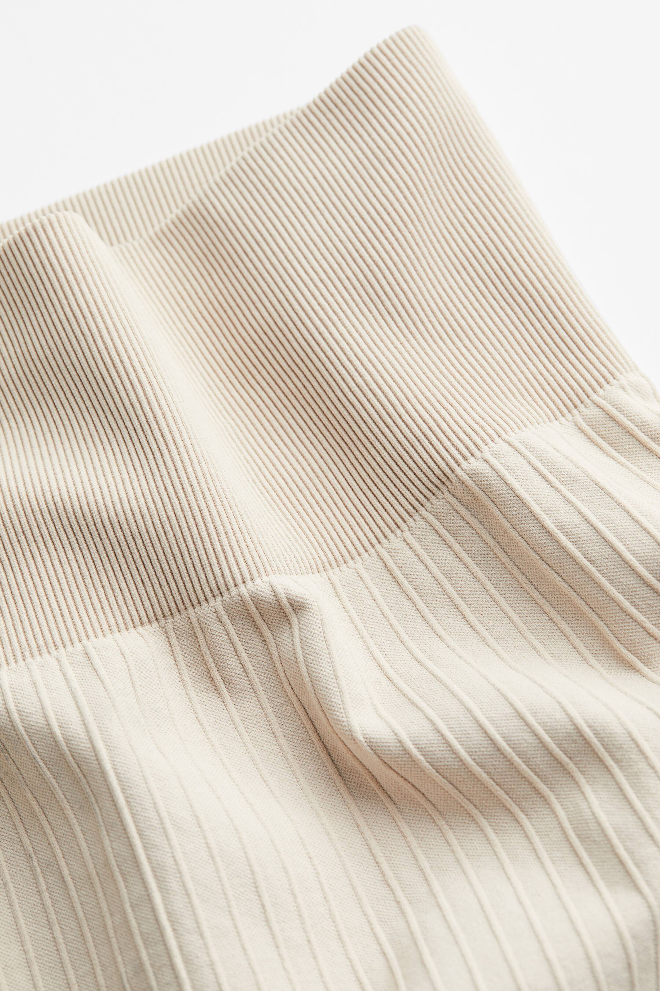 View larger image: DryMove™ Seamless Hotpants - Light beige - Ladies | H&M GB 2