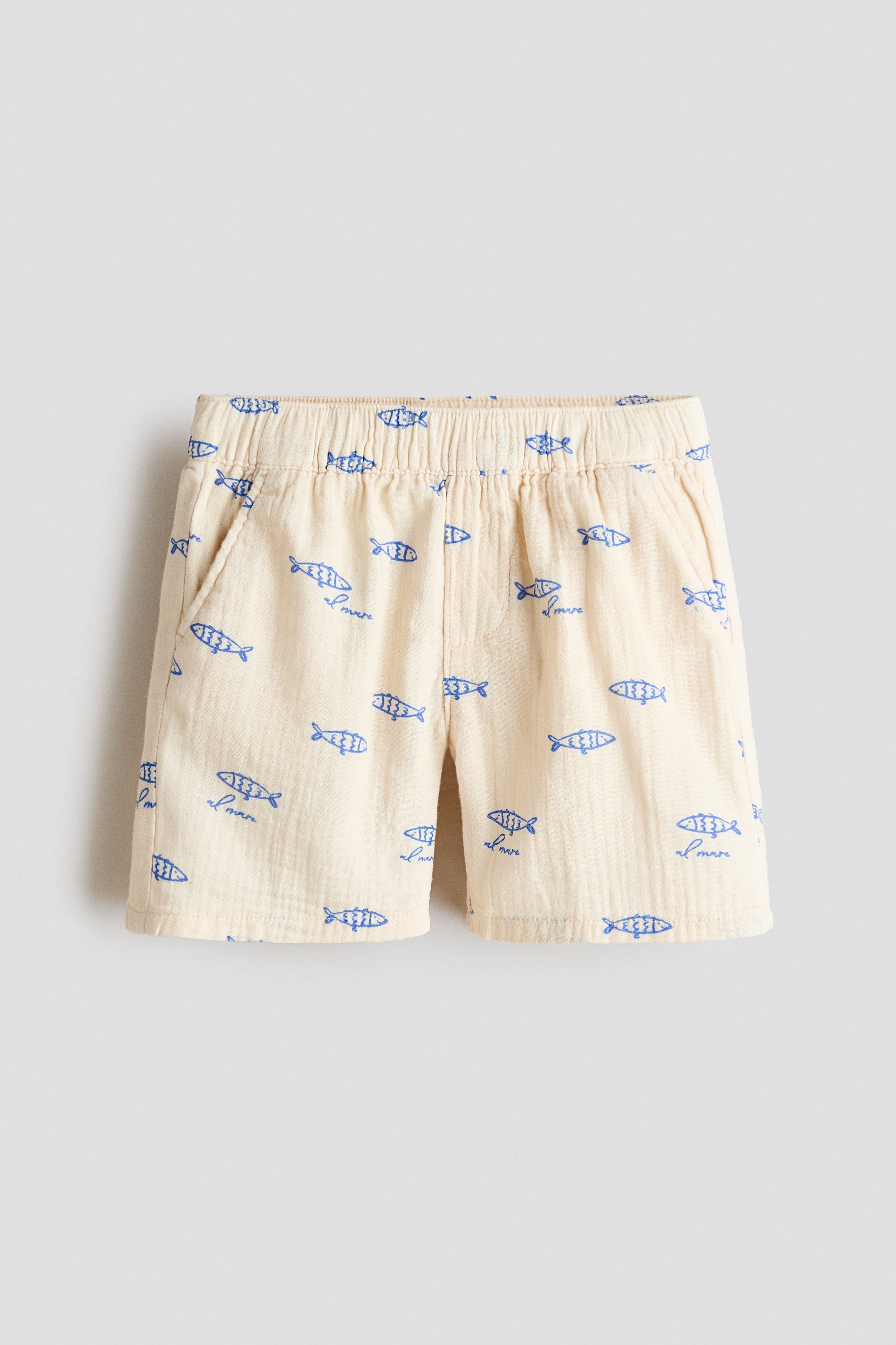 Cotton muslin shortsModel