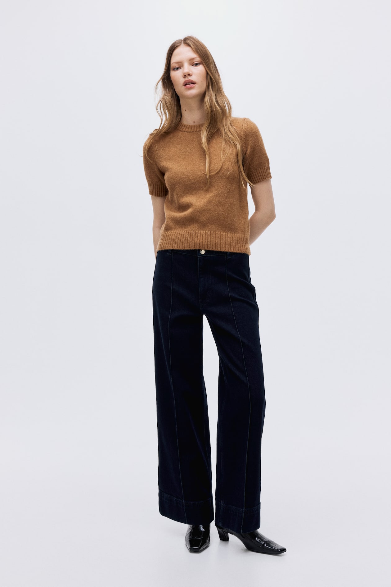 Short-Sleeved Sweater - image 4