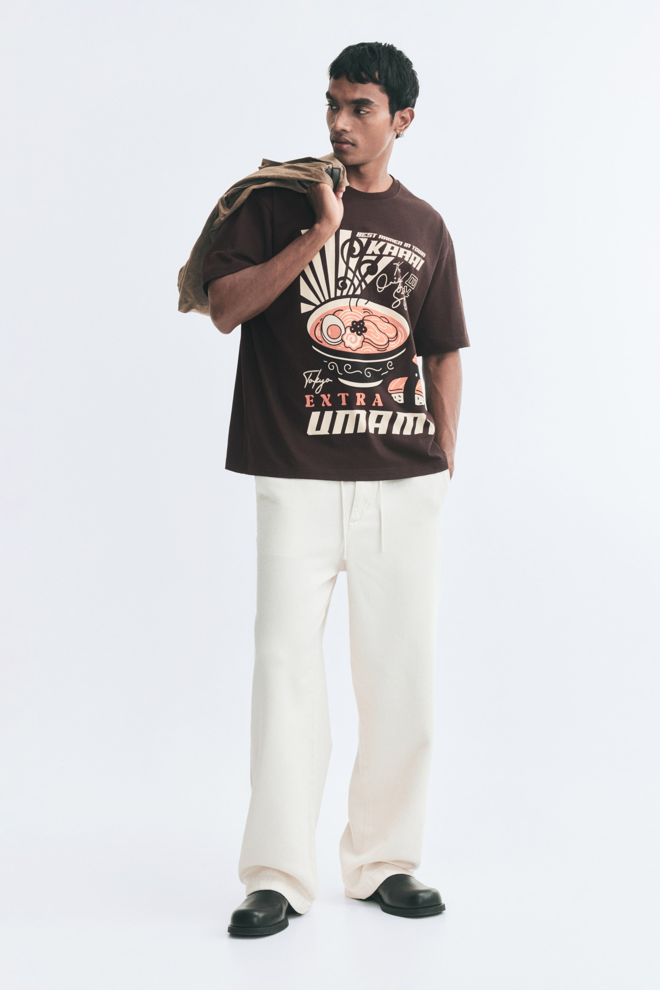 View larger image: Relaxed Fit Printed cotton T-shirt - Black/Ramen - Men | H&M IN 1