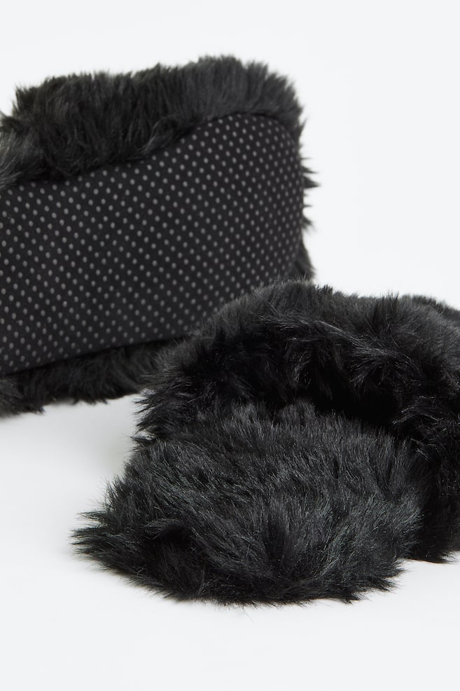 Fluffy slippers - Black - 3
