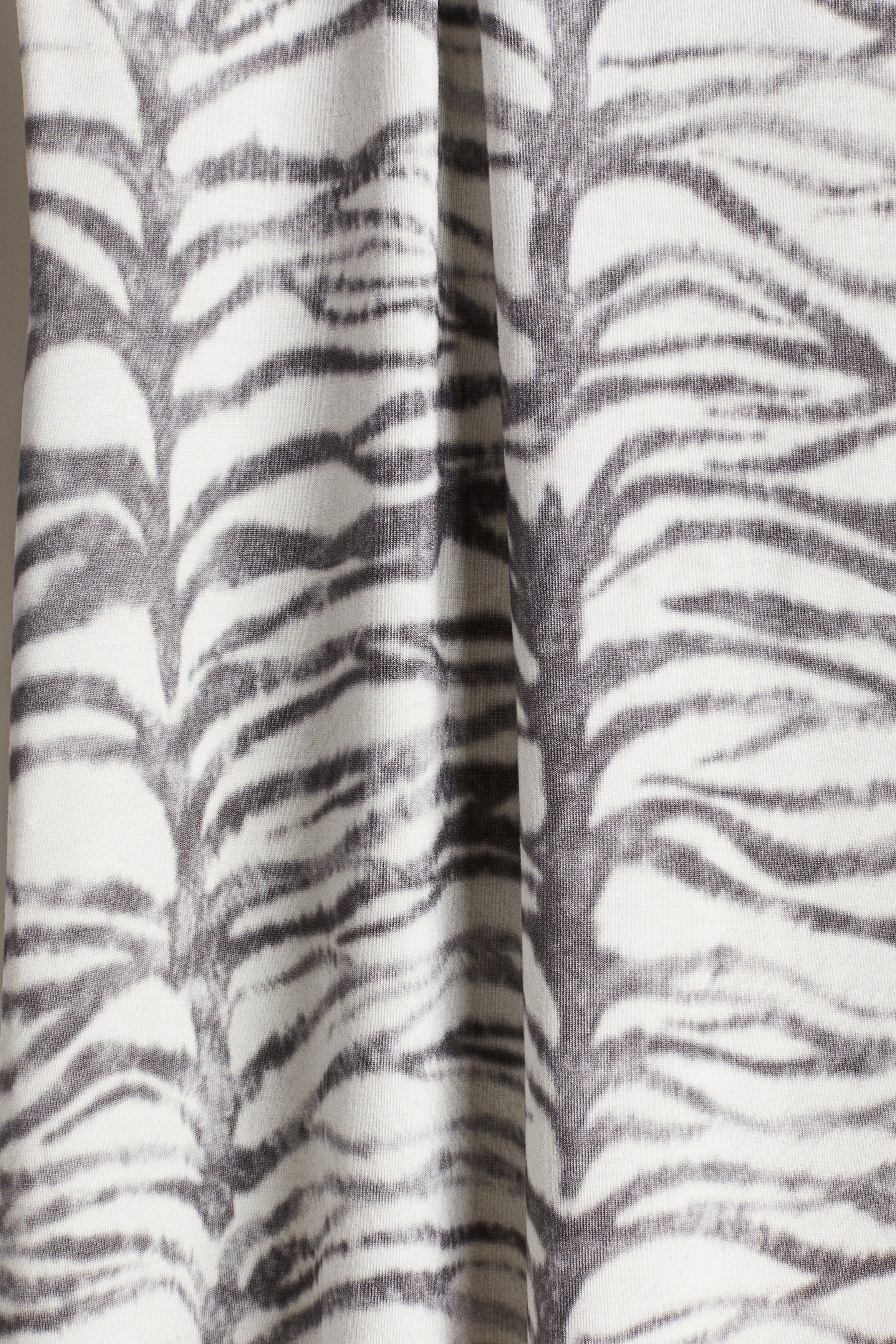 Robe H&M Motif Coloré – Taille 4 – Longueur Maxi – Neuve Sans étiquettes