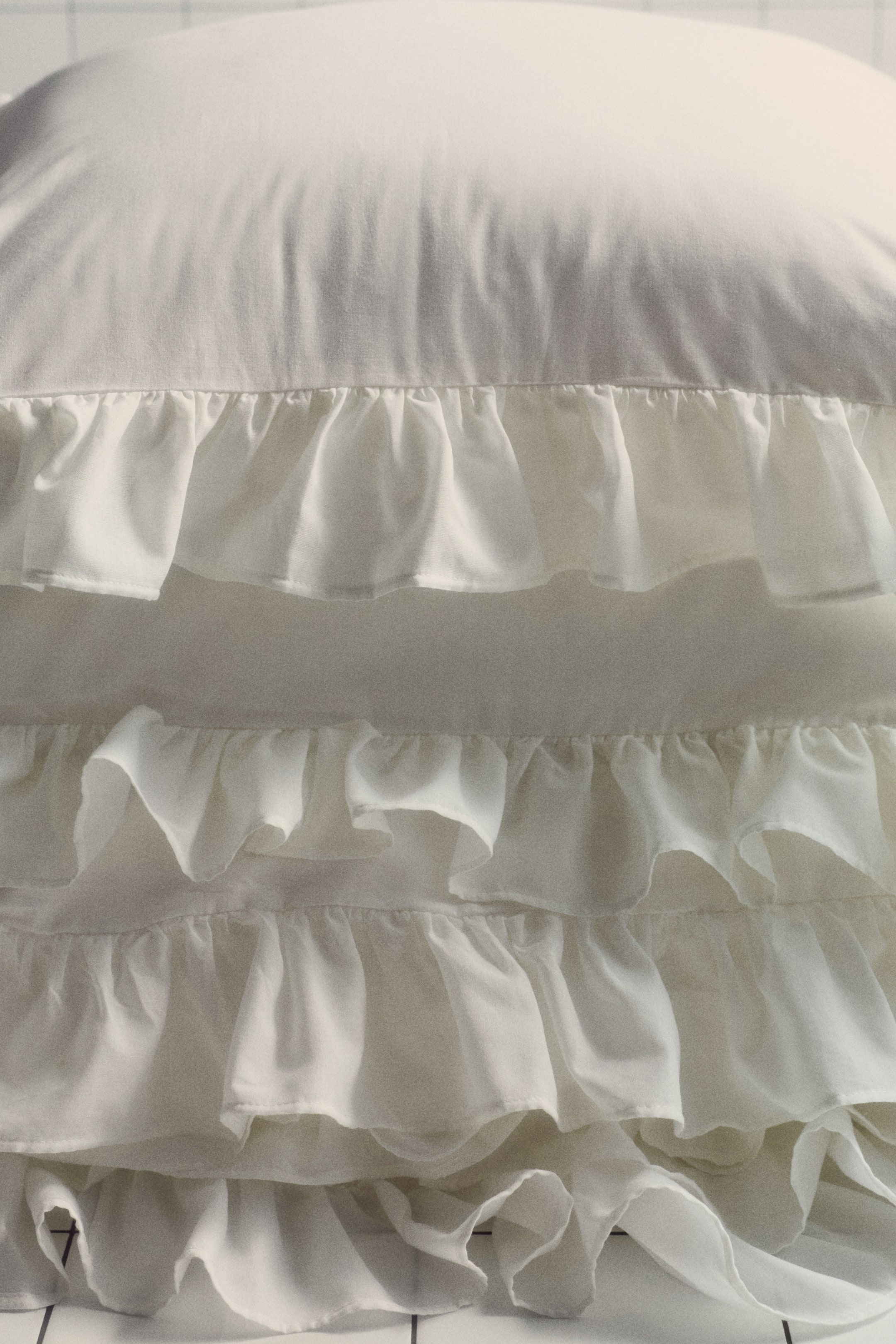 View larger image: Flounced double/king duvet cover set - White - Home All | H&M IE 1