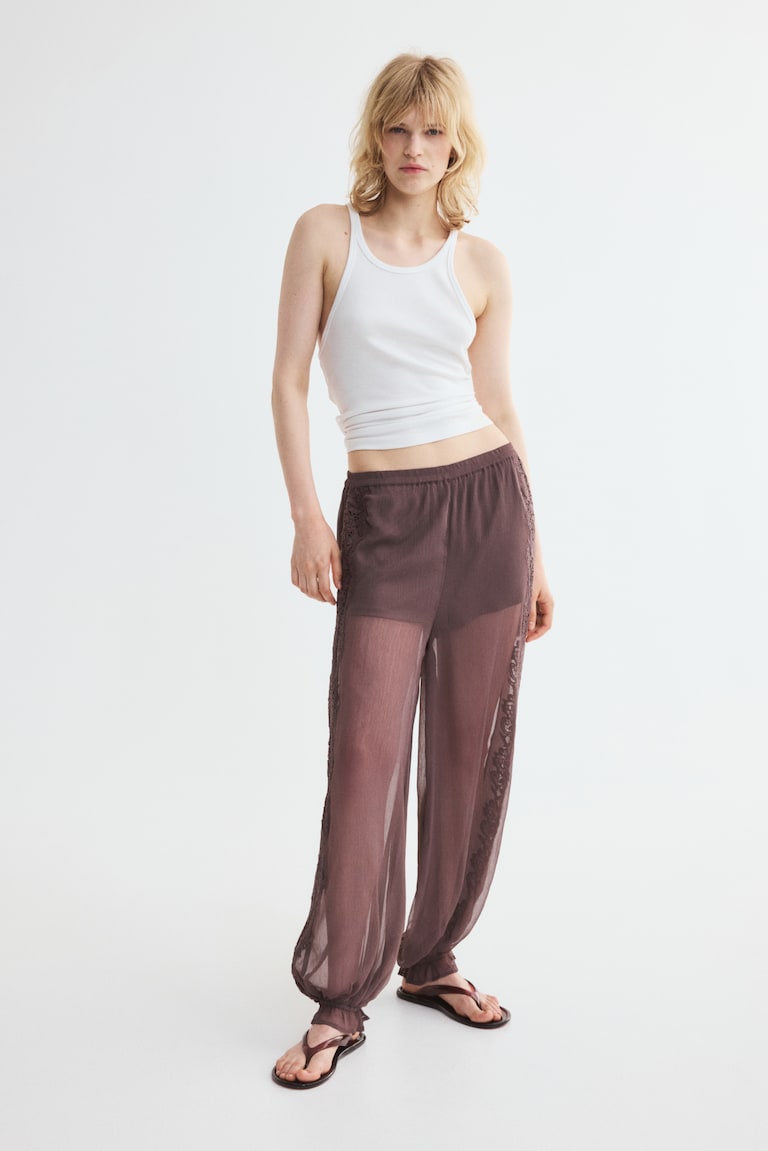 Pantalone balon kroja s čipkanim umecima