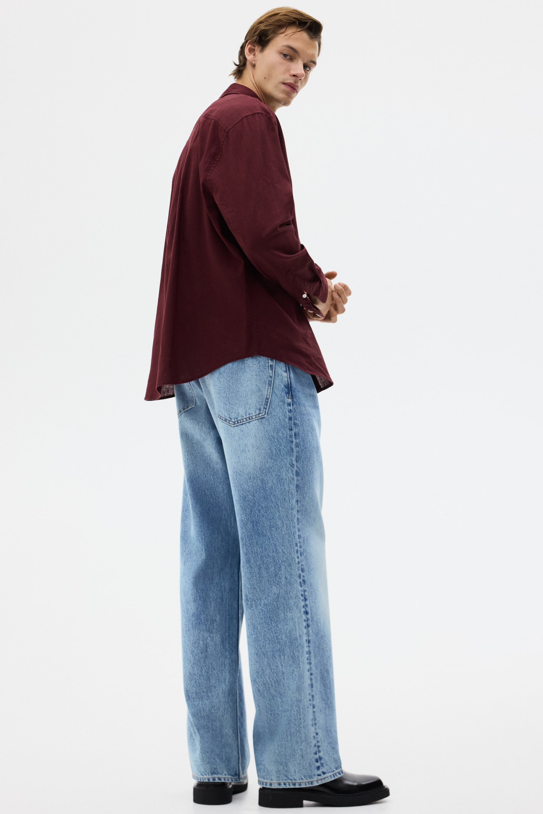 View larger image: Regular Fit Linen-blend shirt - Burgundy - Men | H&M IN 4