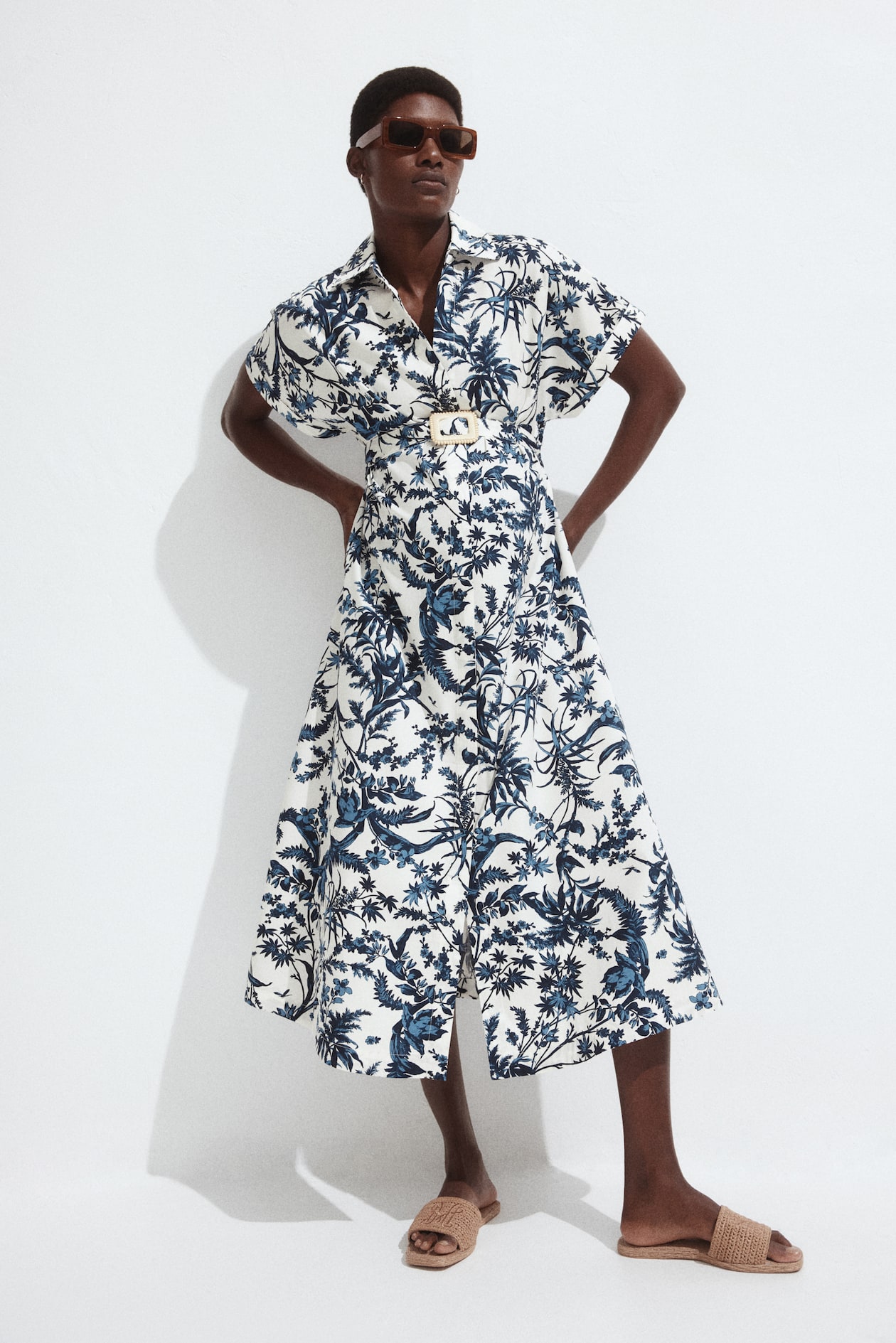 Women's White/navy blue patterned MAMA Dress with Belt | H&M US