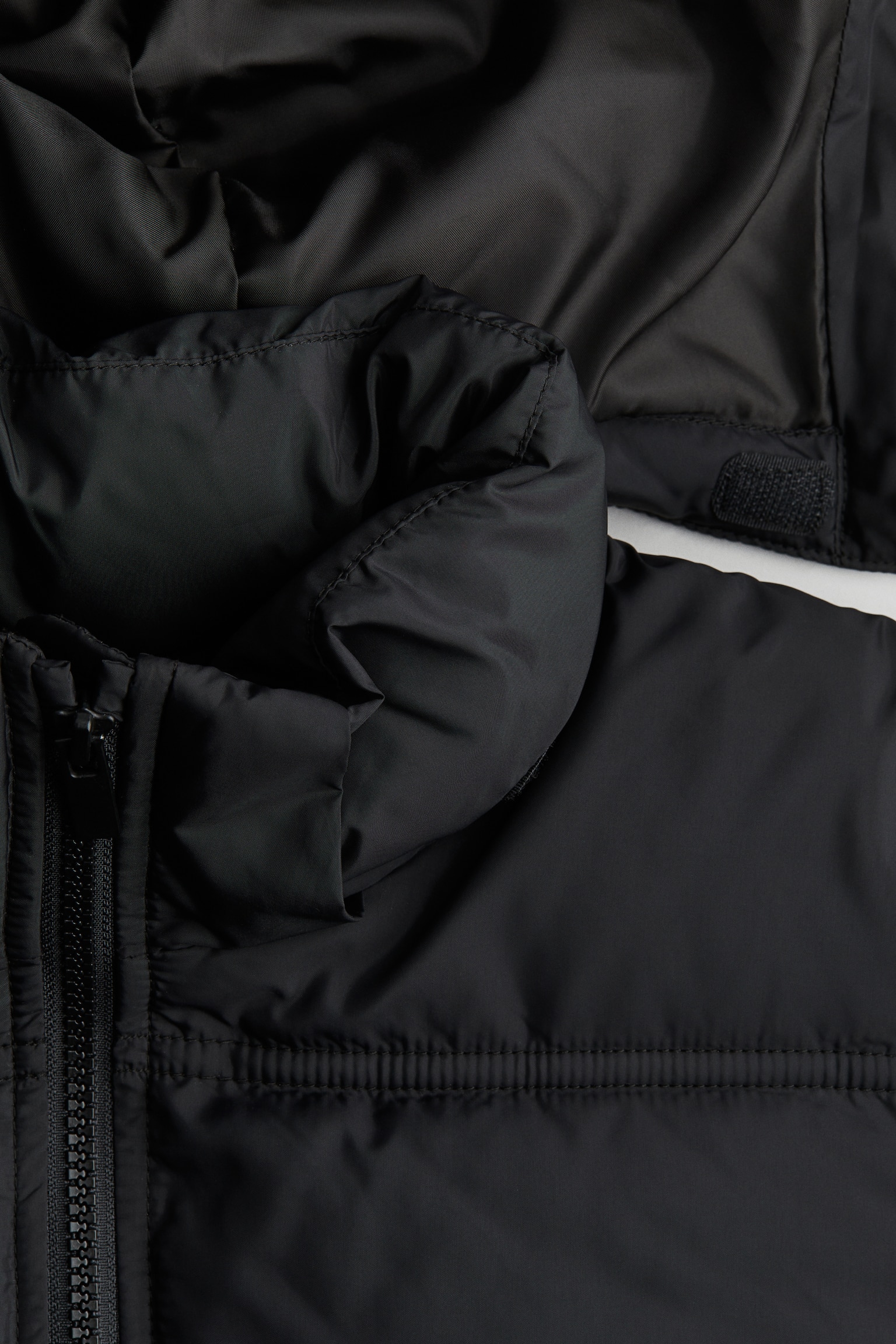 Детская куртка H&M Hooded Puffer, цвет: Чёрный — фото 2