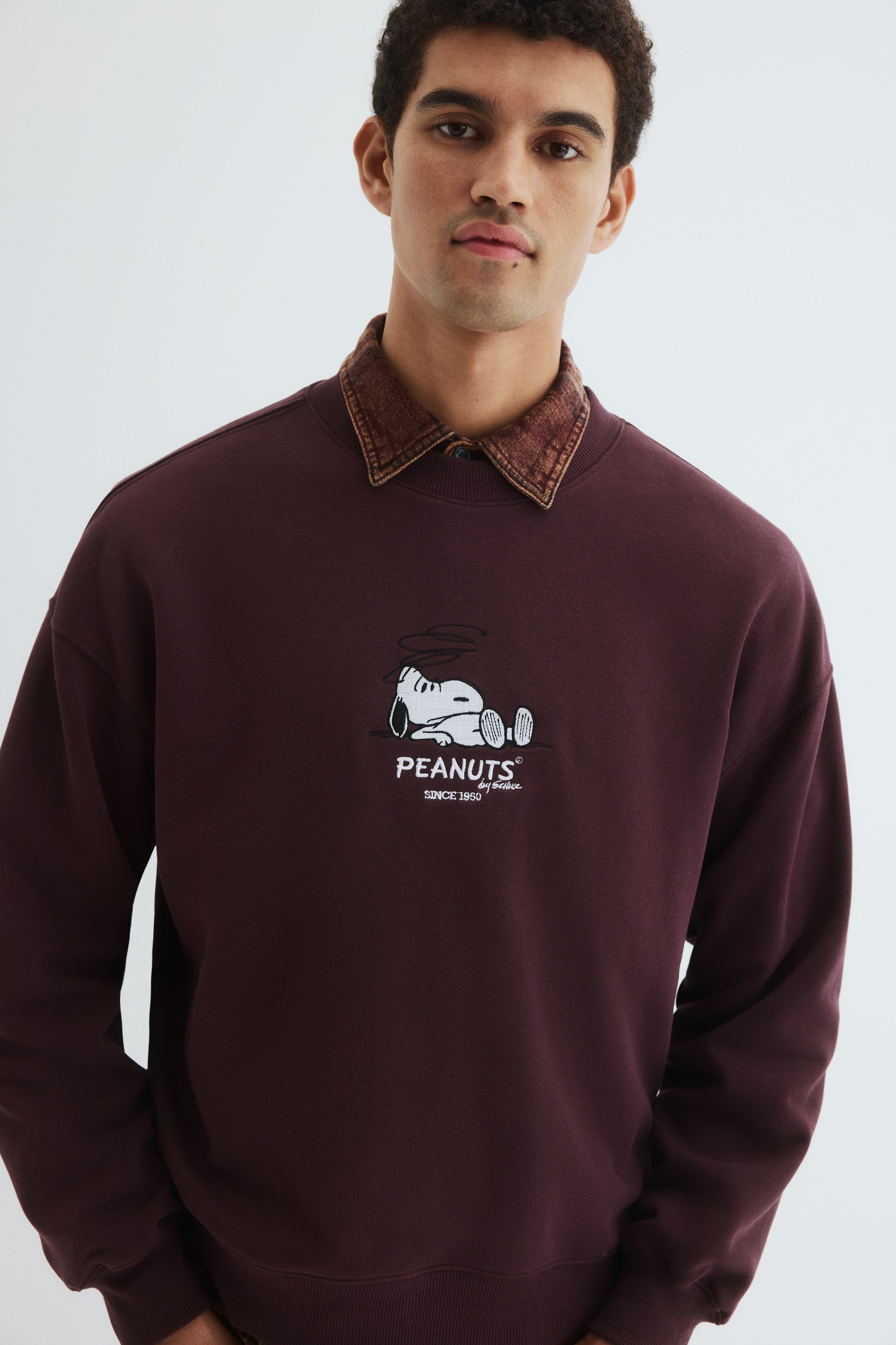 A&M Men's Dark purple/Snoopy Oversized Printed Sweatshirt | H&M CA