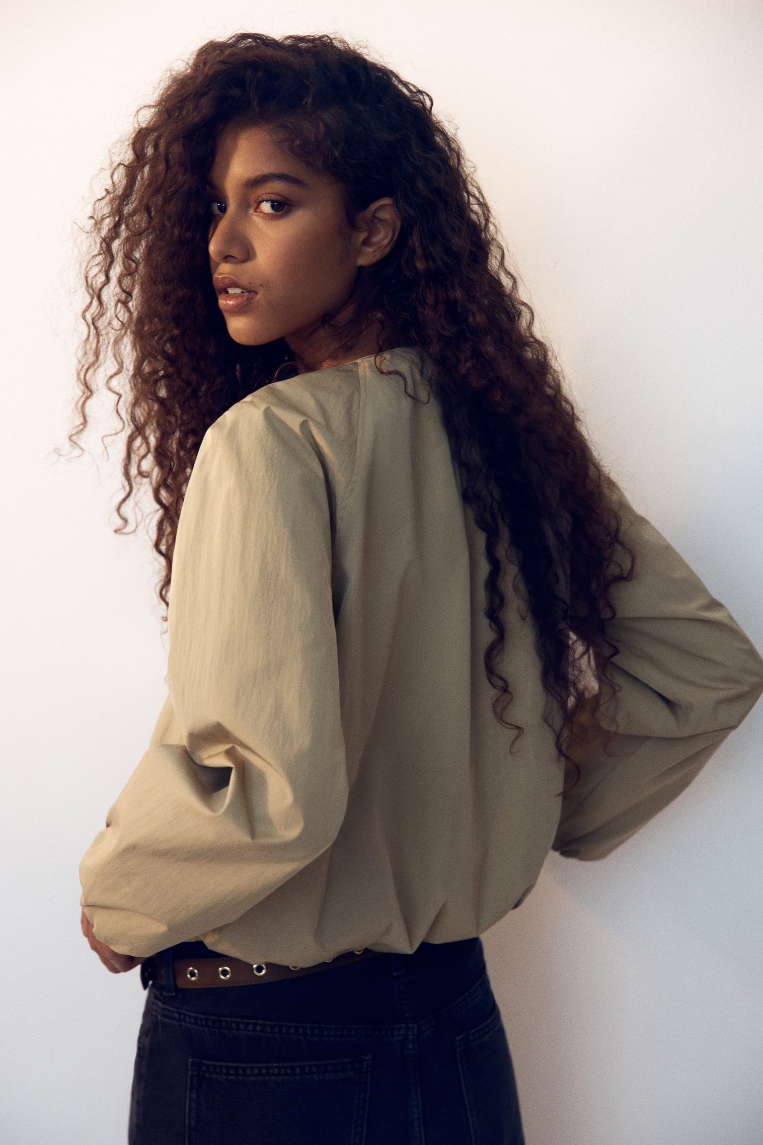 Chamarra bomber con bastilla abombada - Beige/Beige - 6