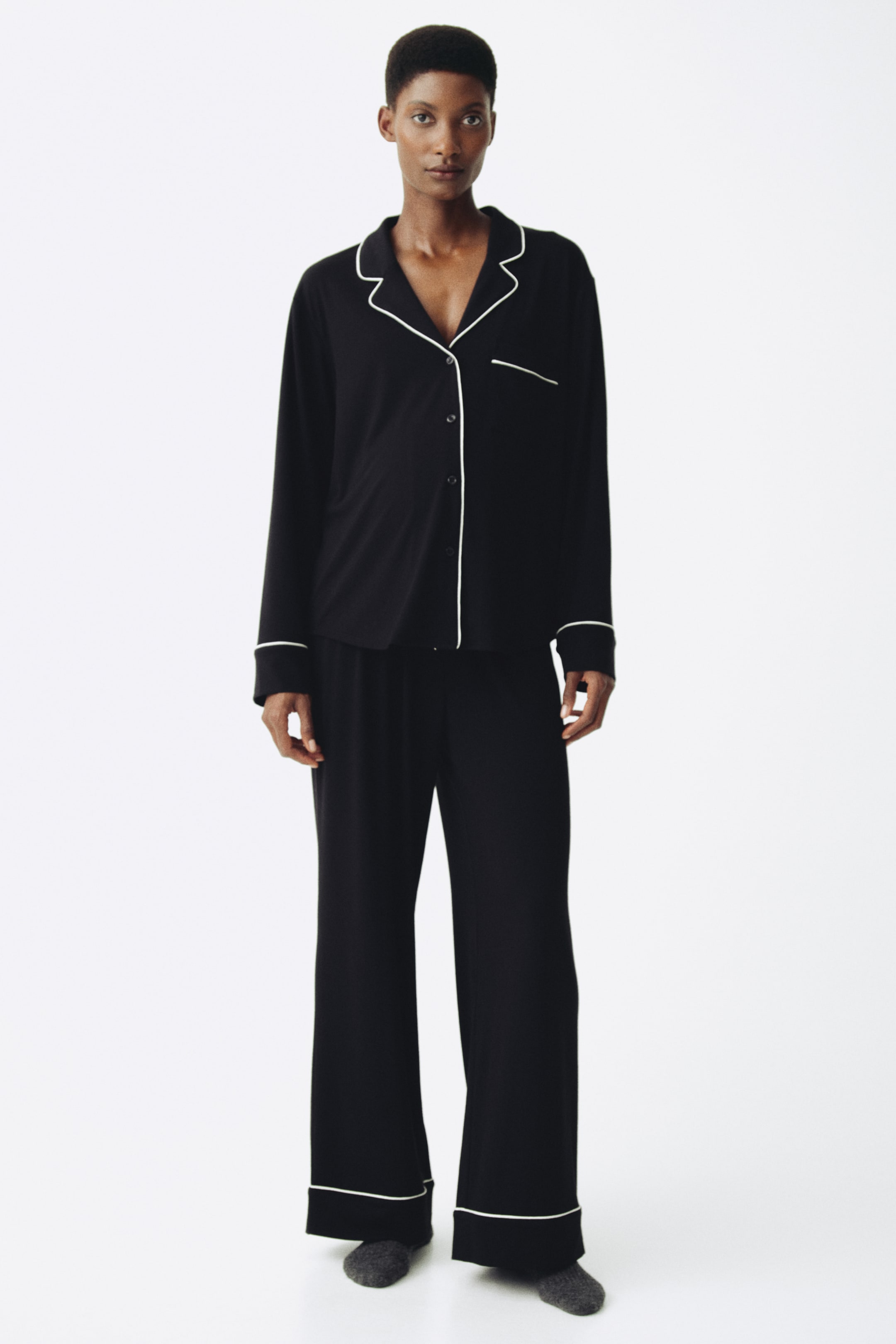 View larger image: MAMA Piping-detail pyjamas - Black - Ladies | H&M HK 2