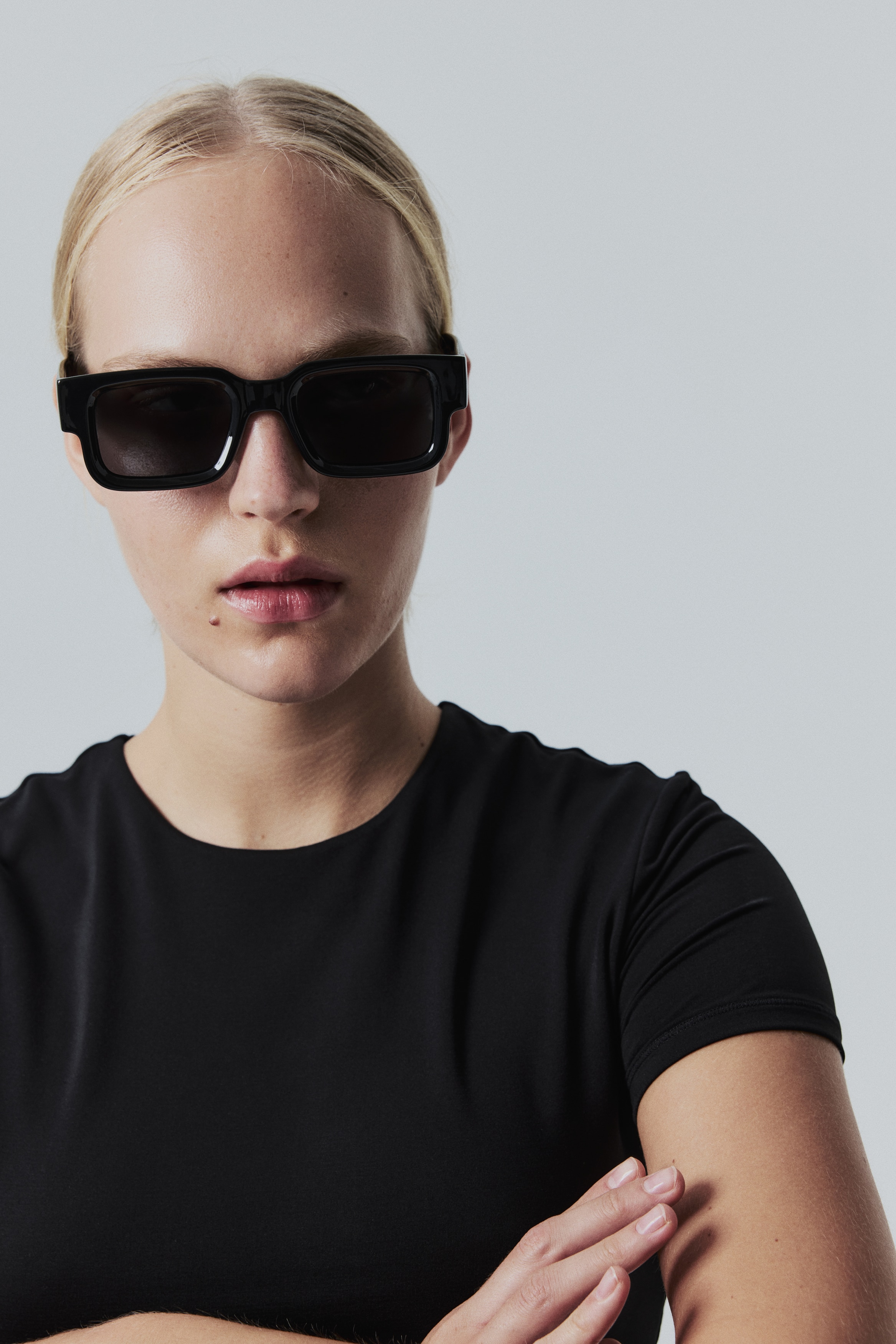 Ladies - Black Sculpting Slim Fit T-shirt - Size: S  - H&M