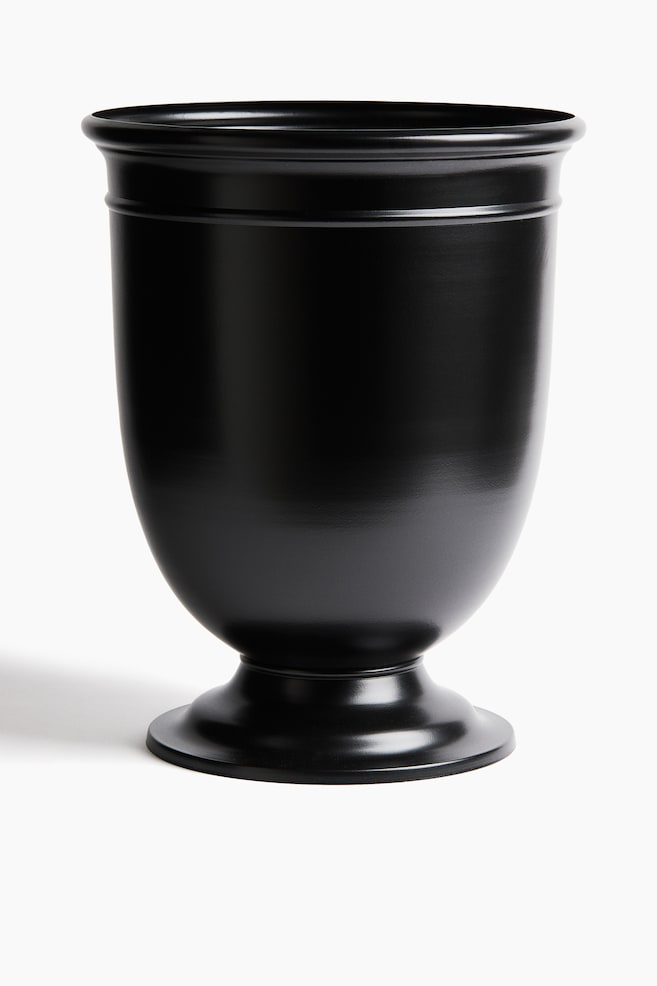 Tall metal outdoor plant pot - Black - 1