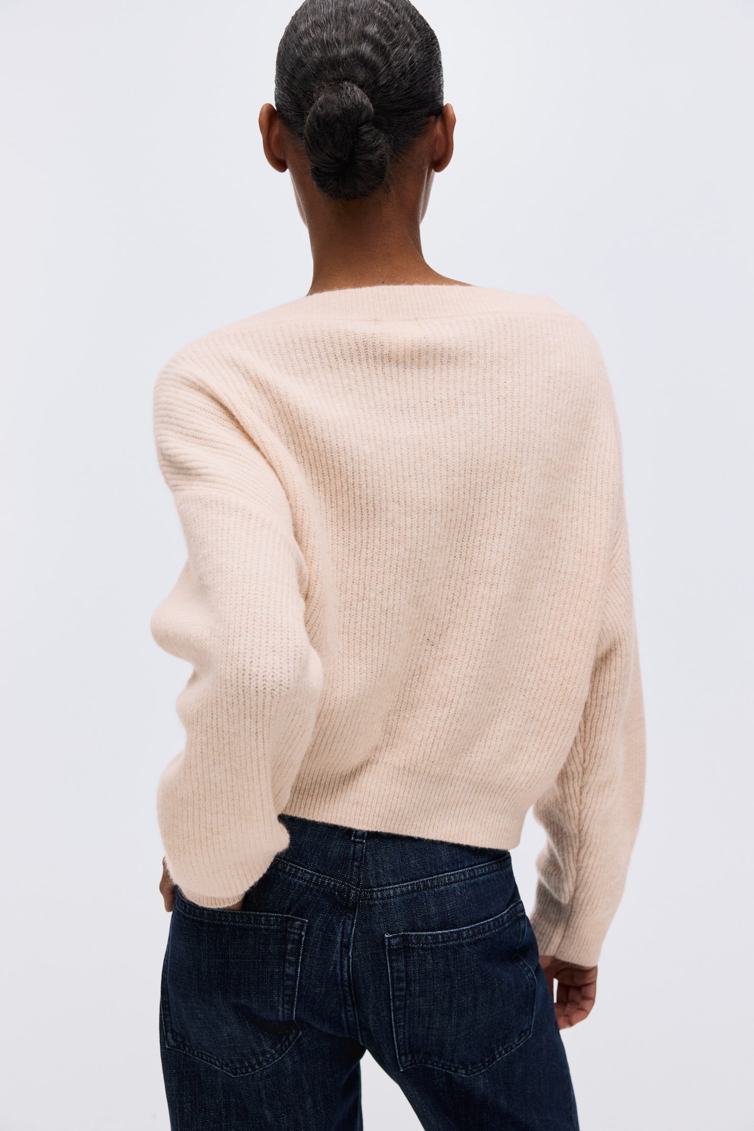 Camisola oversize com decote à barco - Rosa pêssego claro/Castanho escuro/Bege claro mesclado/Azul claro - 5