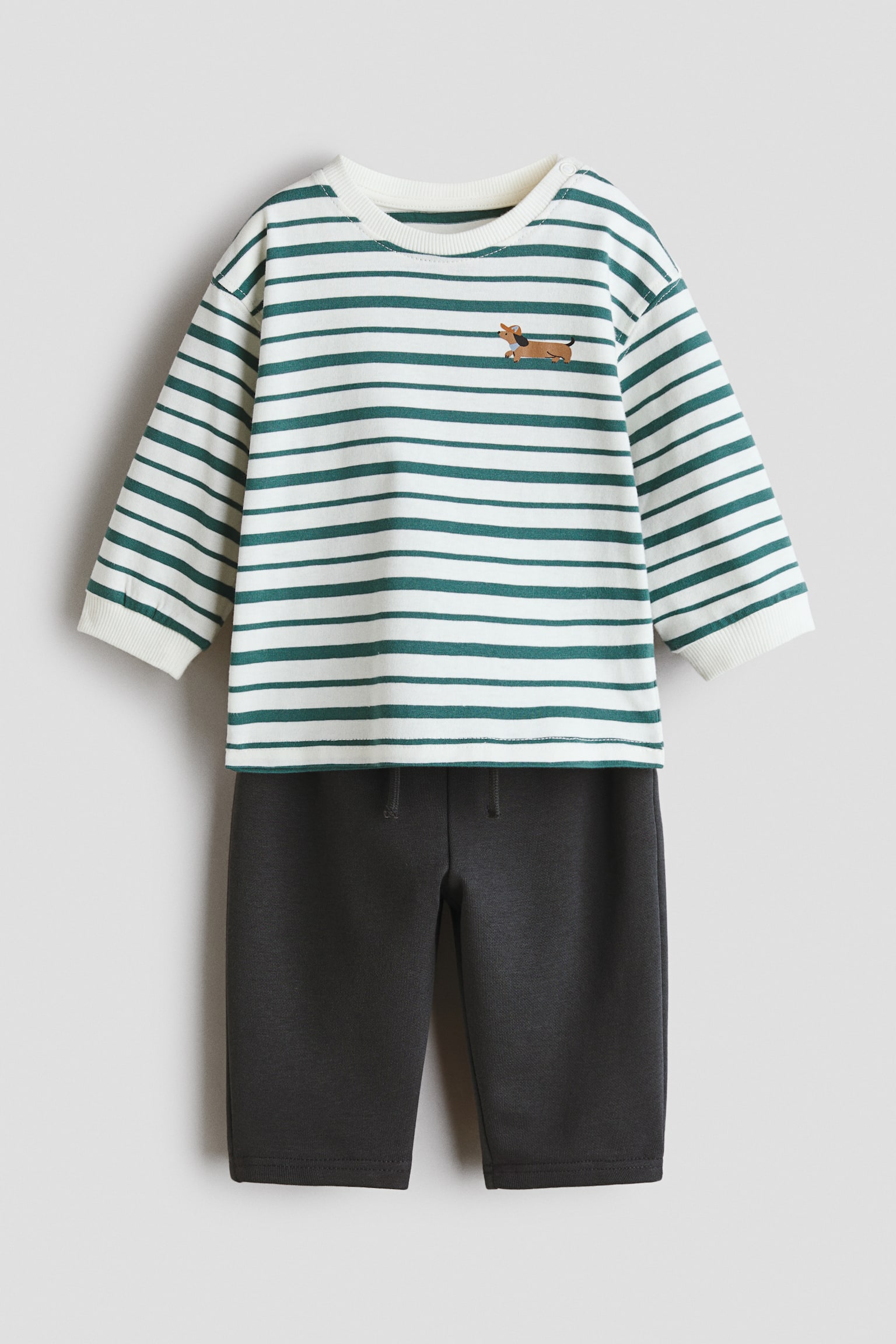 2-delt sæt med T-shirt og bukser - Mørkegrå/Grønstribet/Brun/Blåstribet