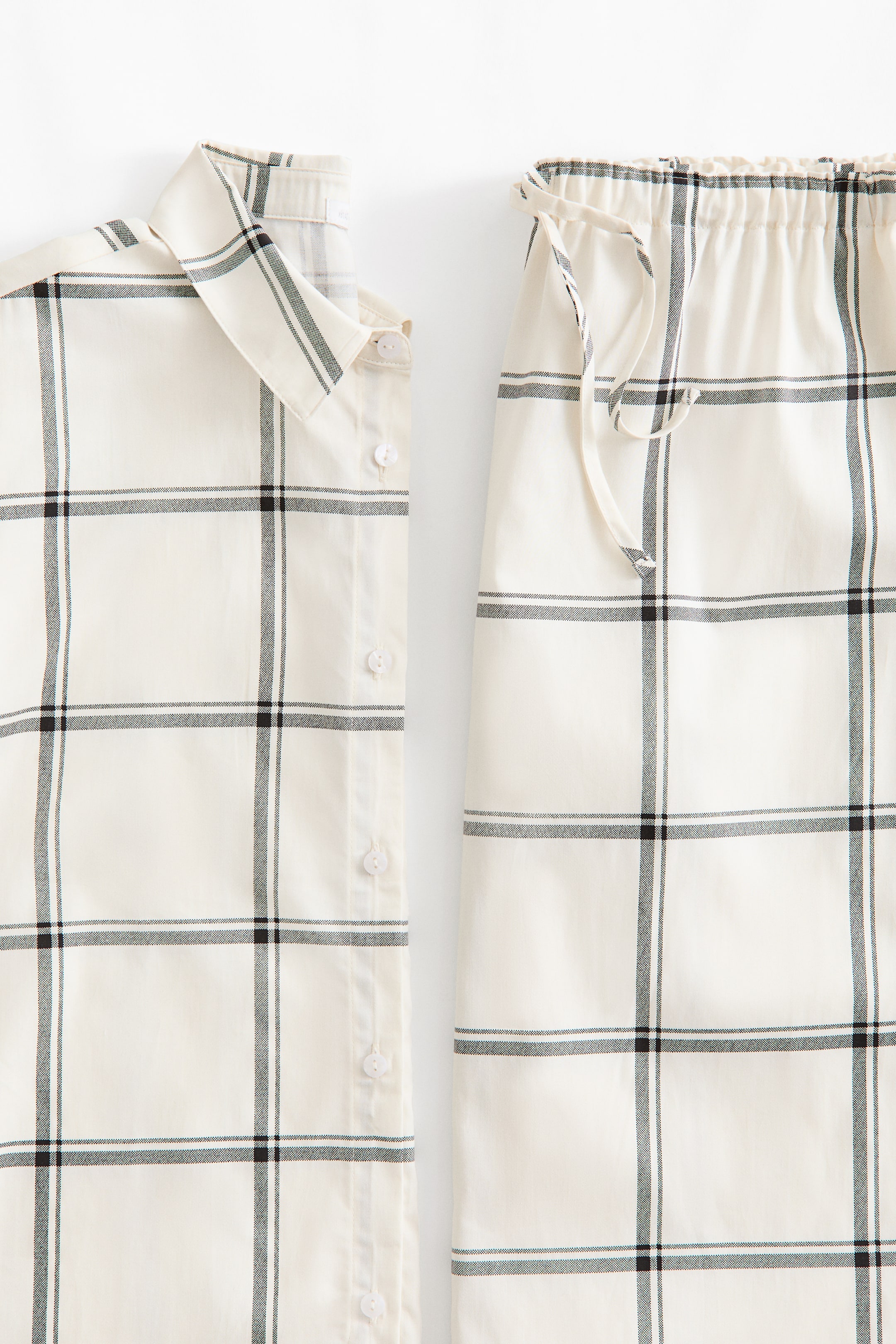 Pyjama en satinette de coton à carreaux