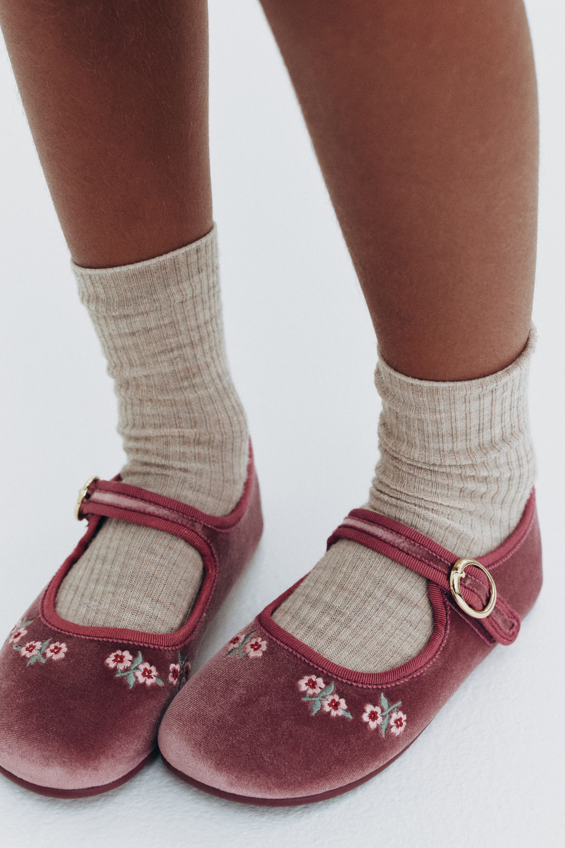 Embroidery-motif barefoot Mary Janes - Dusty pink/Flowers