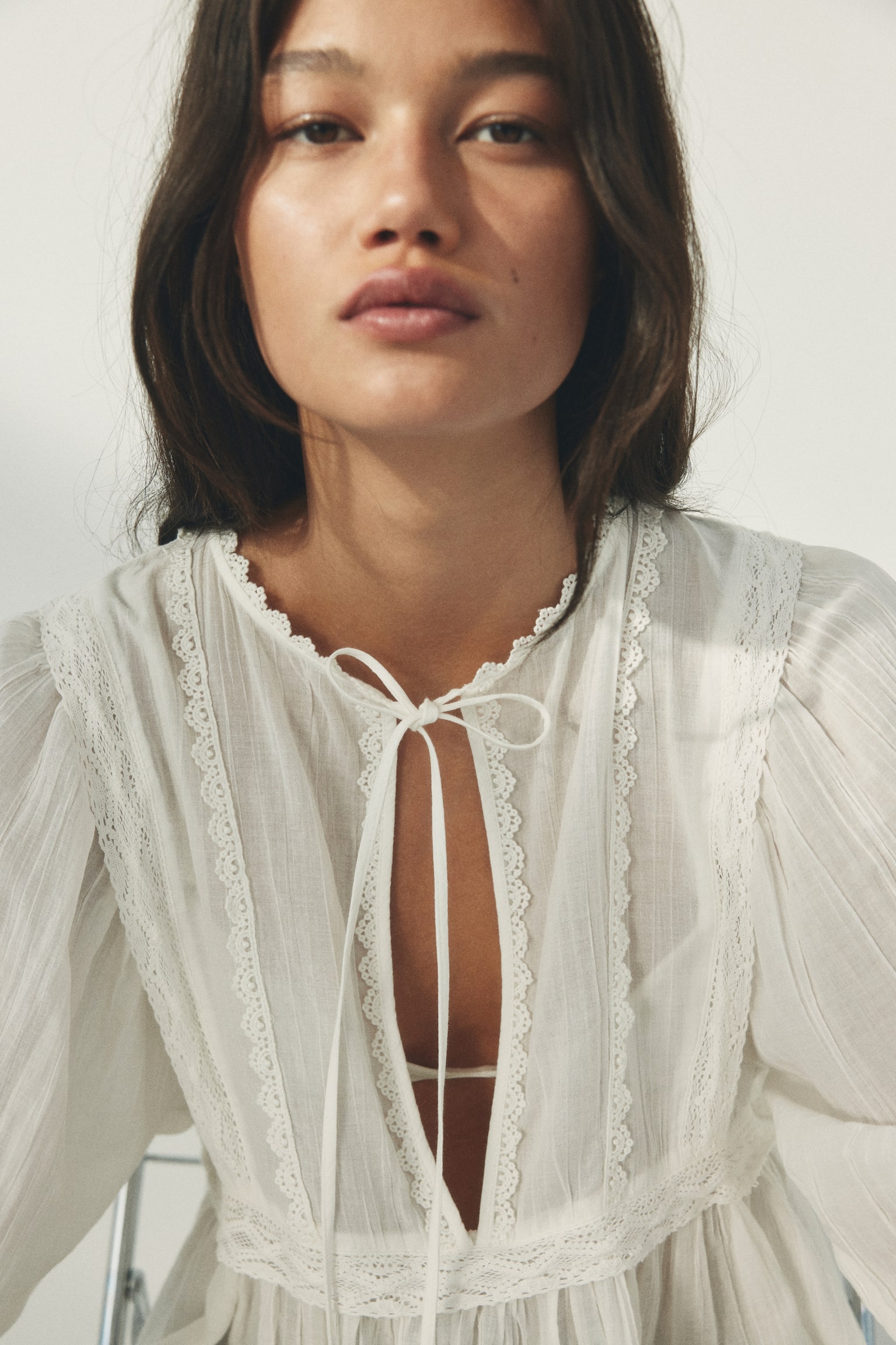 חולצת כותנה עם פסי תחרה - לבן/ורוד - 6