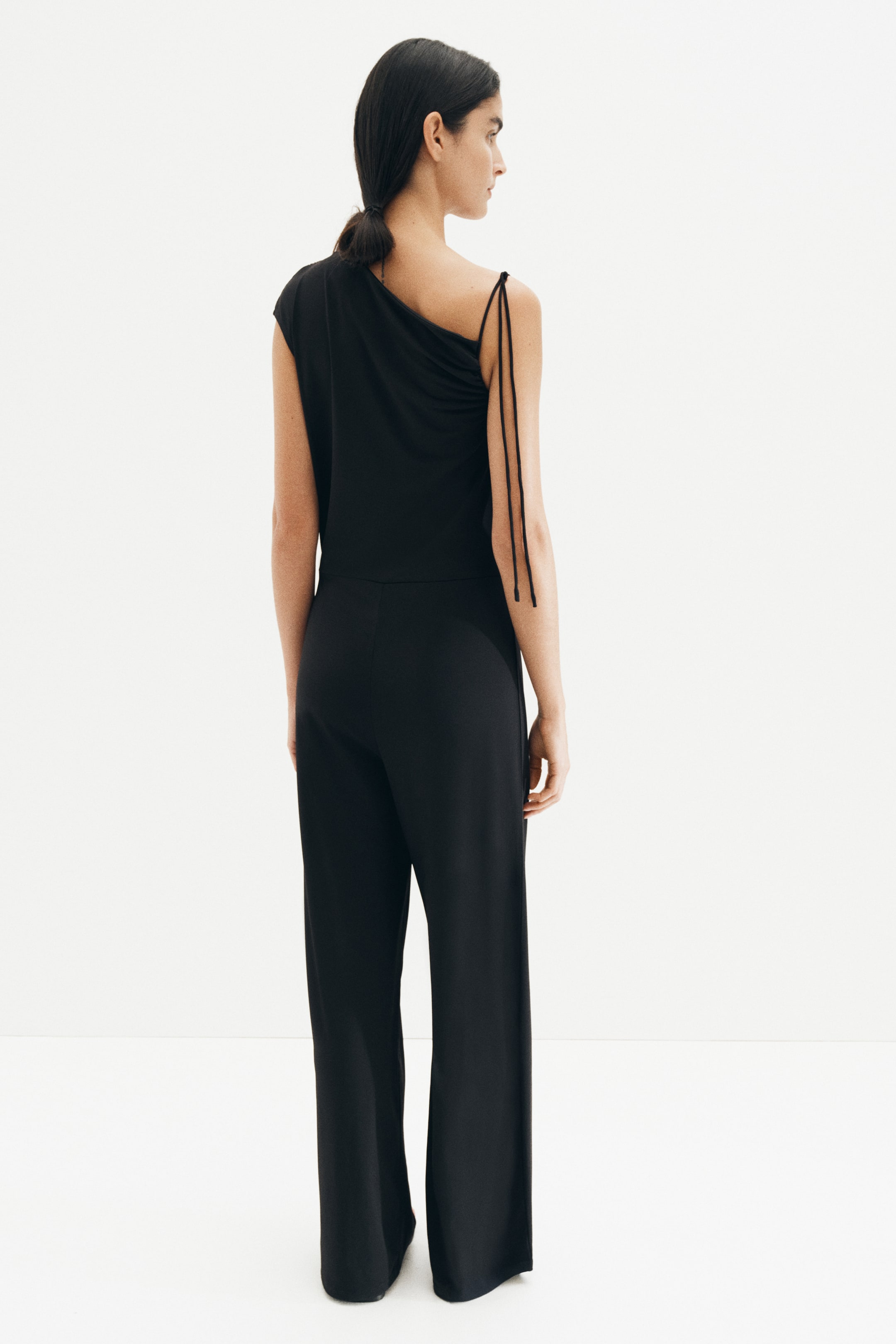 Женские комбинезоны H&M Asymmetric Jersey Jumpsuit — фото 3