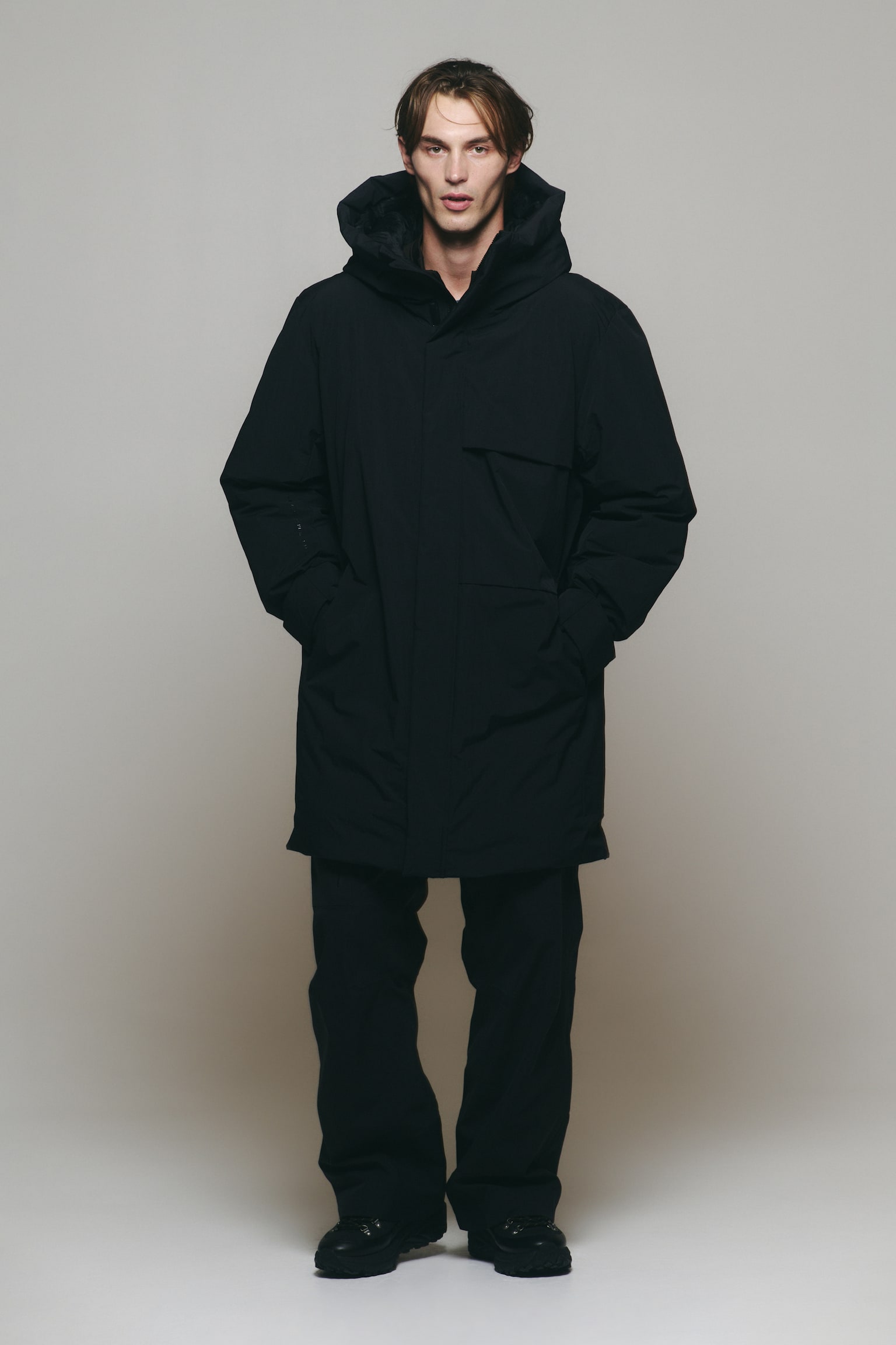 Мужская куртка H&M Move Padded Parka with ThermoMove™, цвет: Чёрный — фото 2