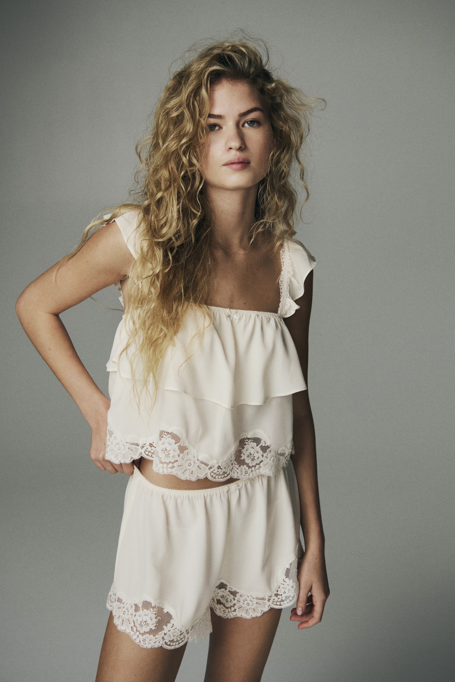 Lace-trimmed pyjama top - Cream - 1