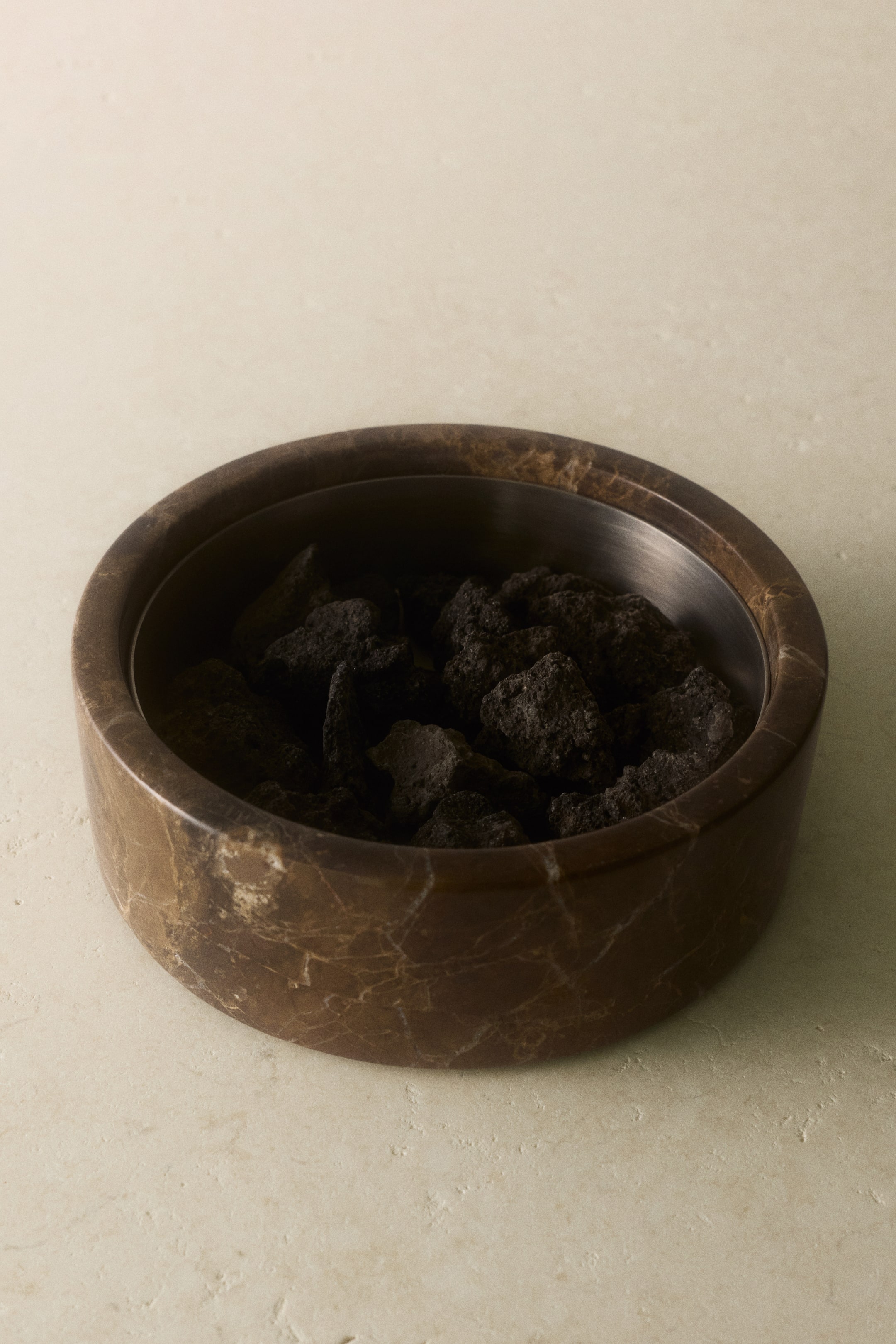 Vis større bilde: Lava stone diffuser - Mørk brun/Marmorert - Home All | H&M NO 1