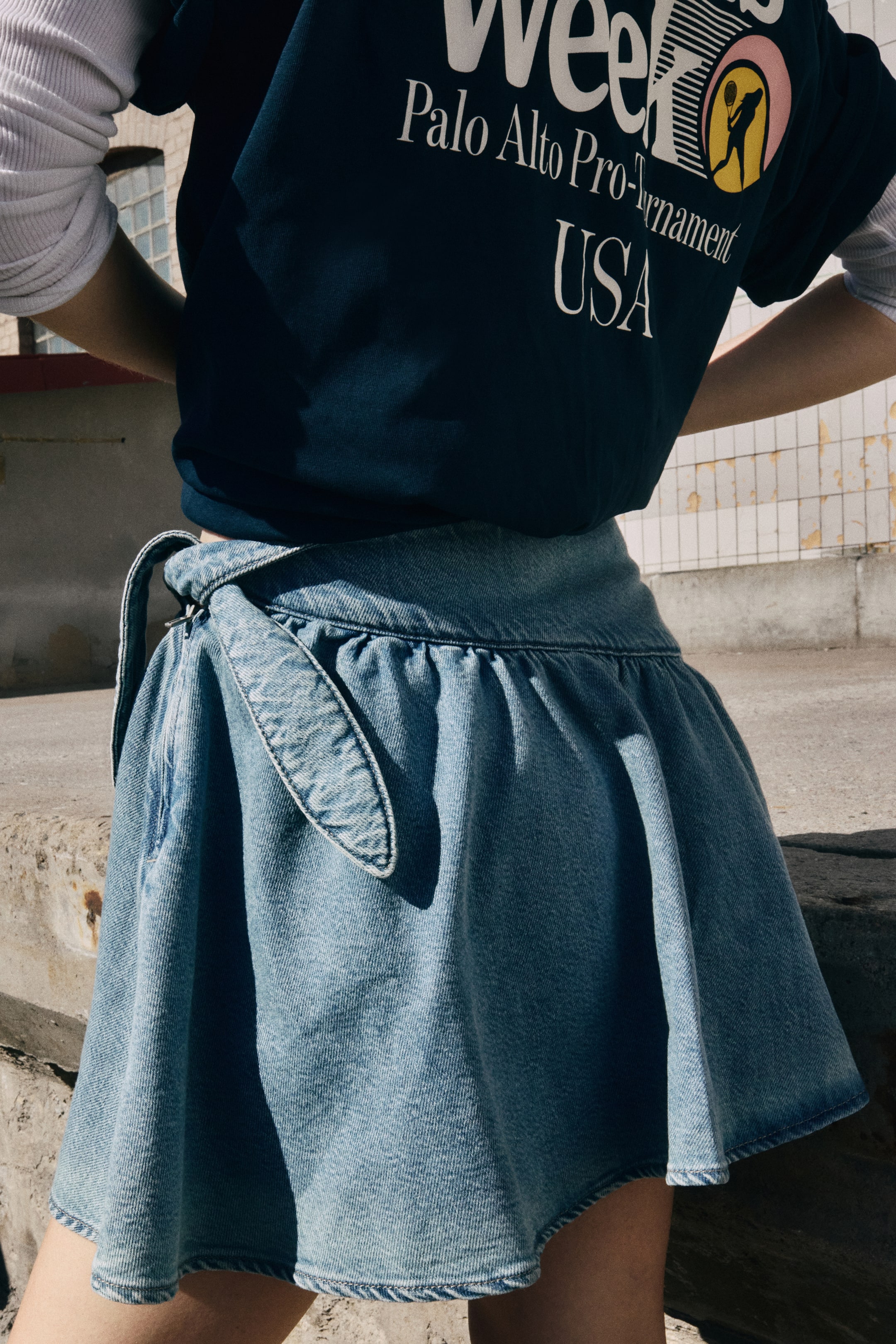 Voir une image plus grande: Jupe évasée avec détail à nouer - Bleu denim clair - Ladies | H&M CA 1