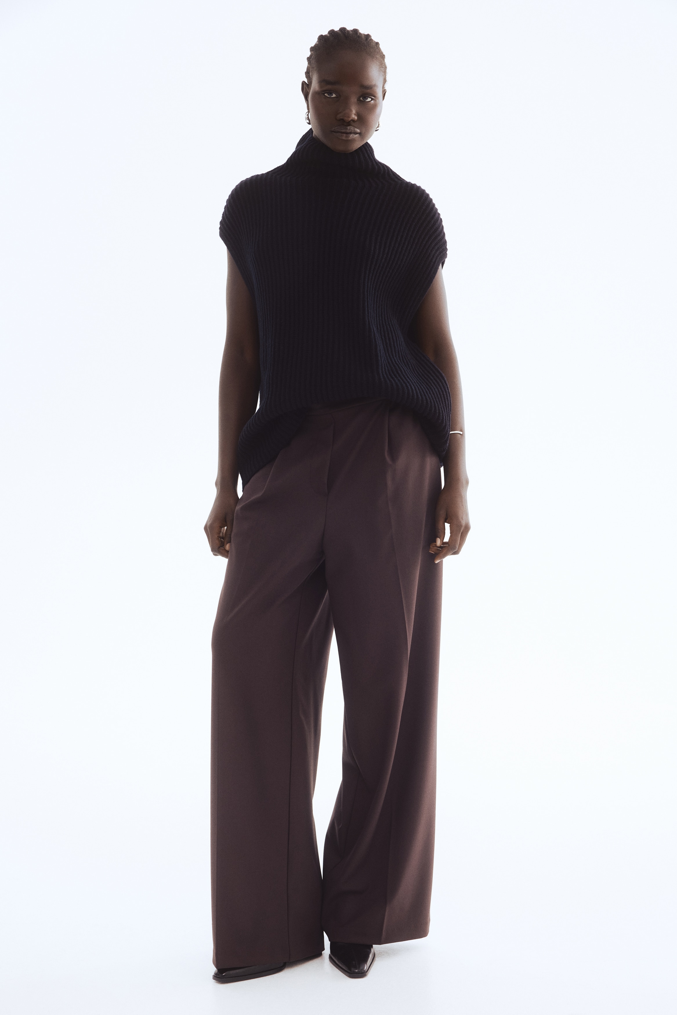 Tailored pull-on trousers