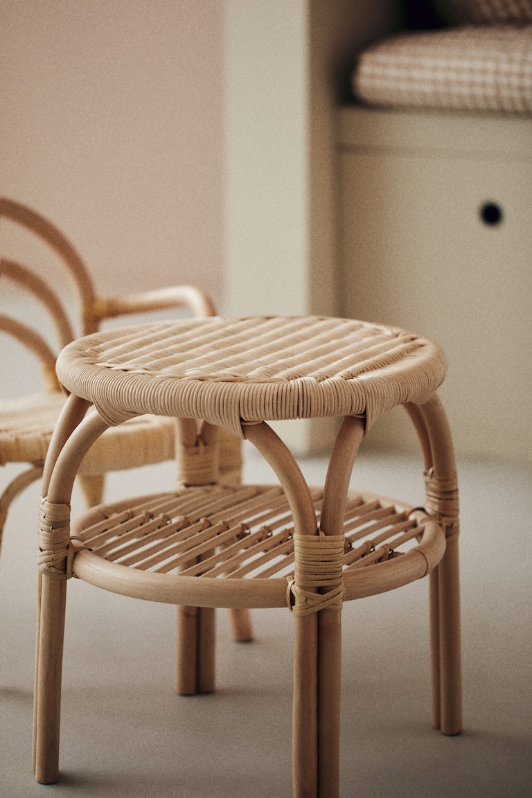 Table d'appoint en rotin pour enfant
