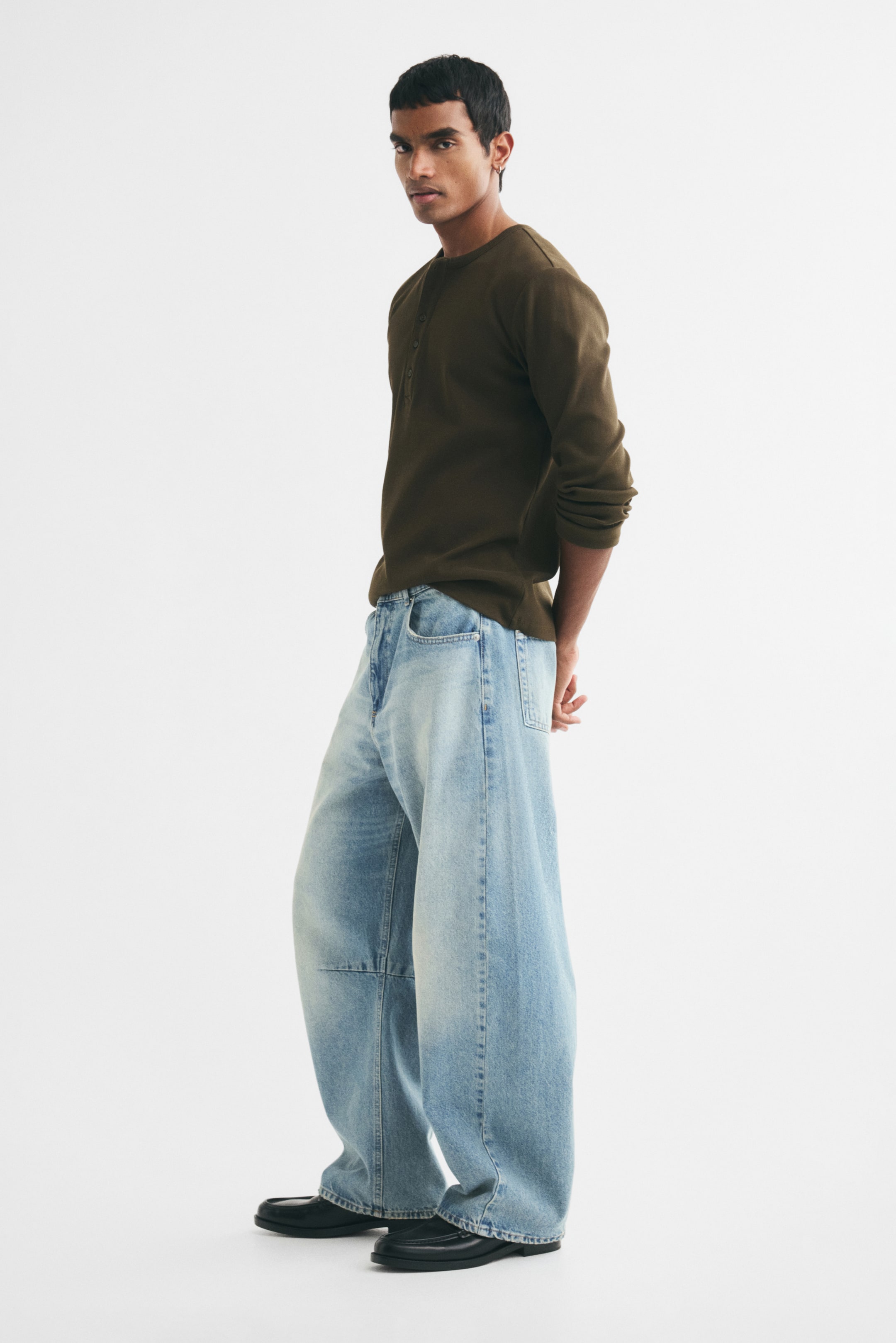 Baggy Barrel-Leg Jeans