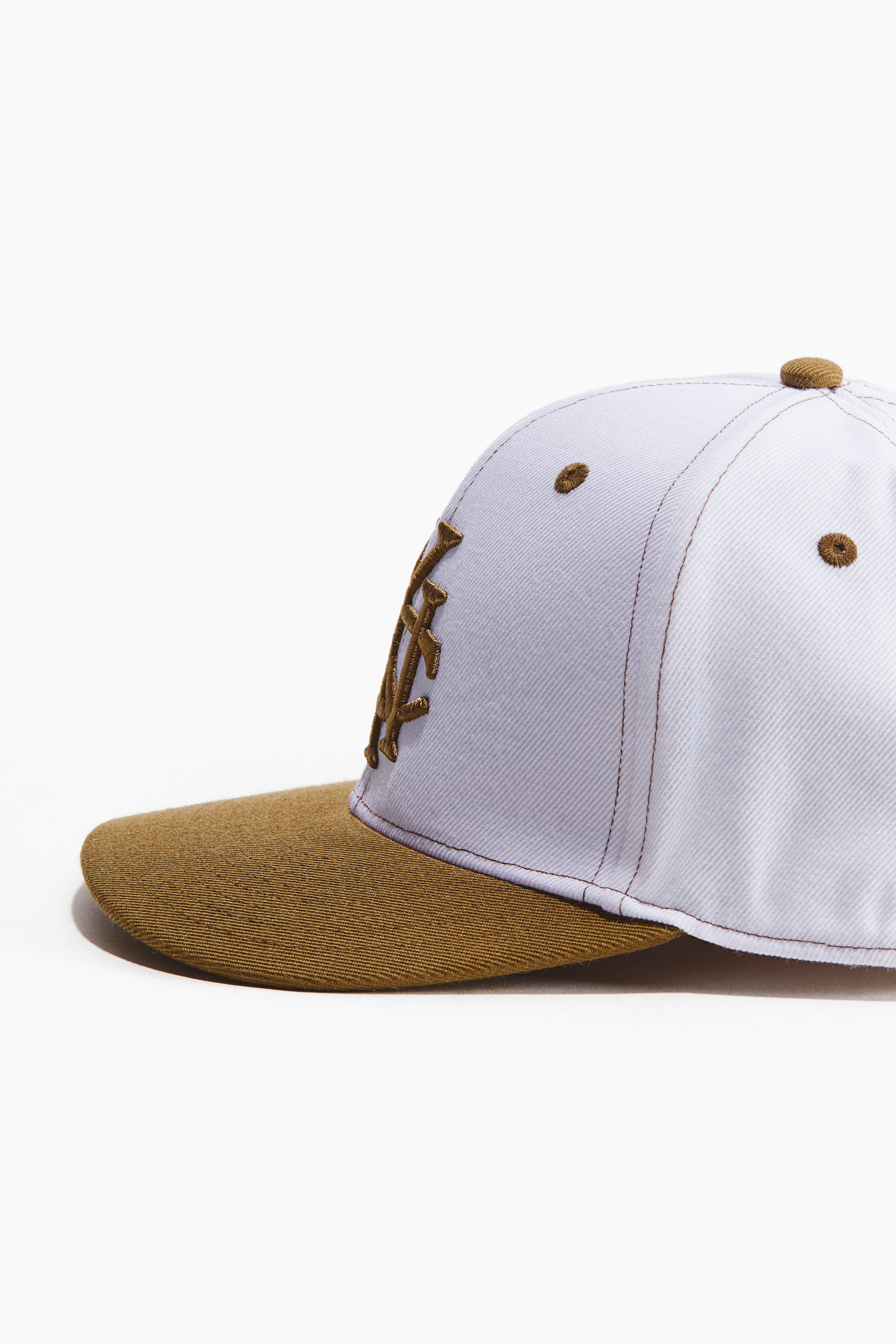 Ampliar la imagen: Embroidered-motif cap - Blanco/NYC - Men | H&M MX 2